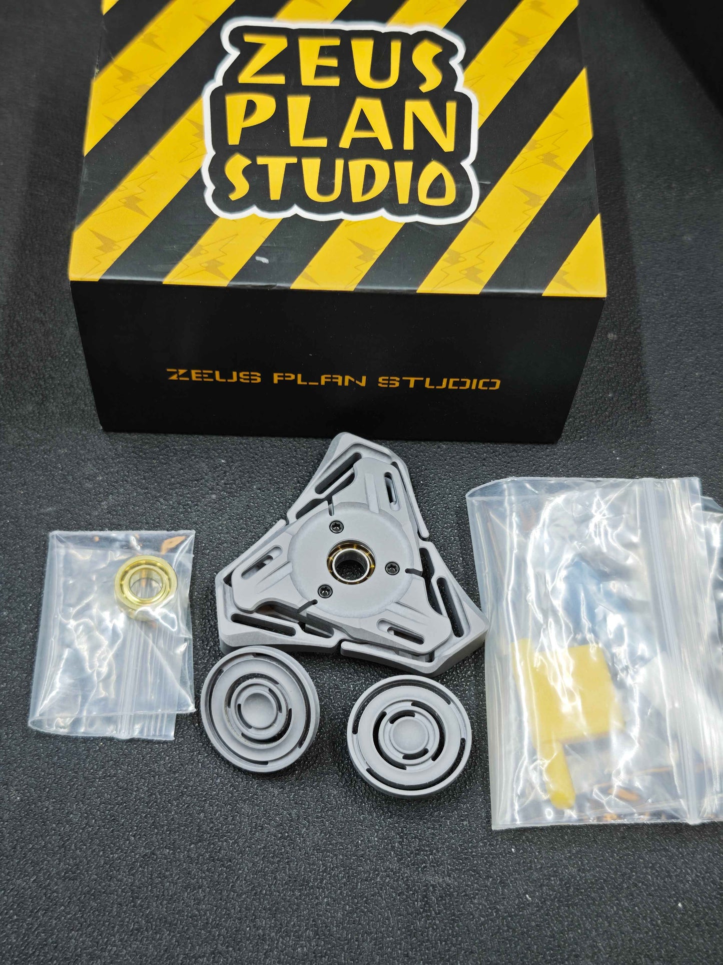 Hades 8-Leaf Offset Plate Titanium
