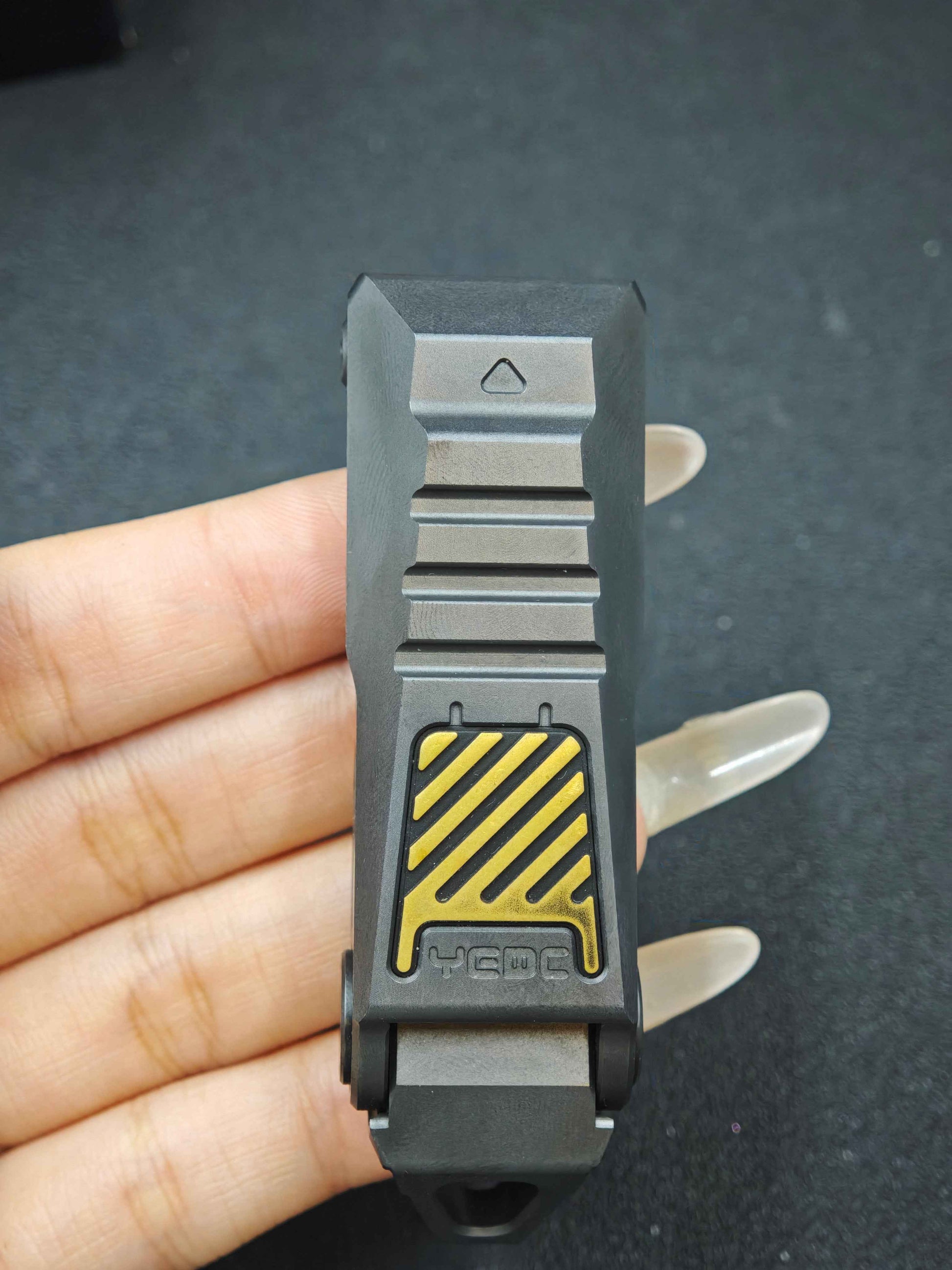 Razor Zirconium