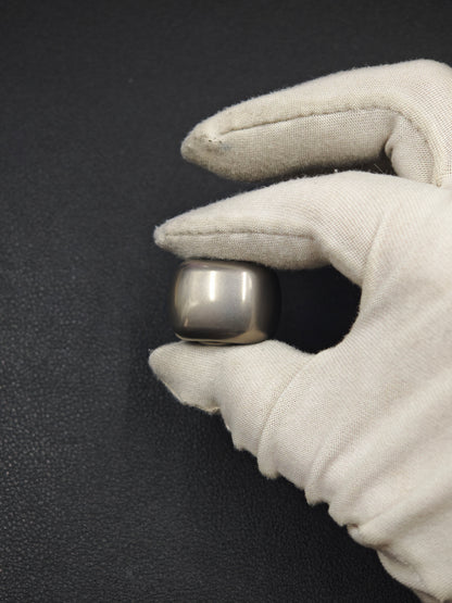 Sugar Cube Titanium