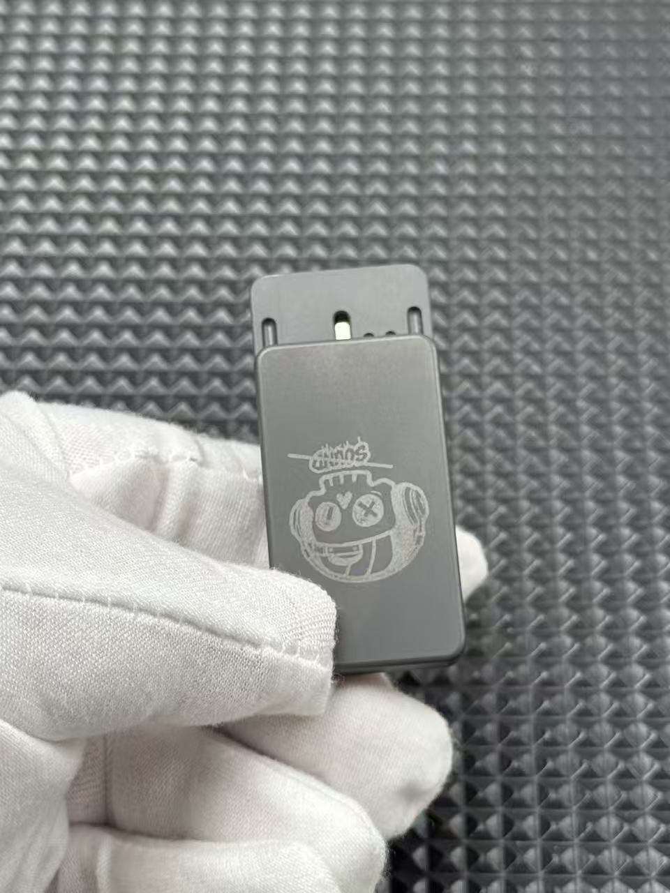 Mute Zirconium