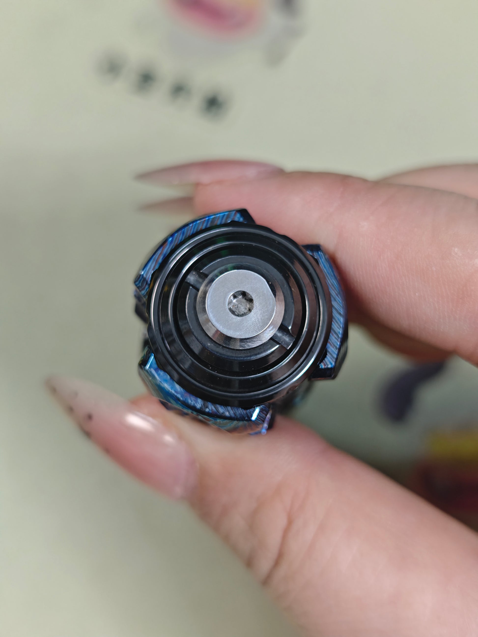 SHAKE Zircuti Zirconium Brass