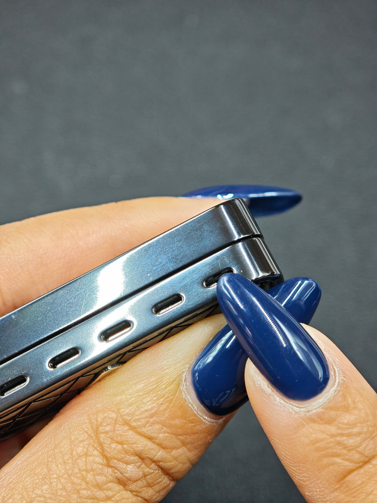 Feng Ling Zirconium Color-Anodized Polished