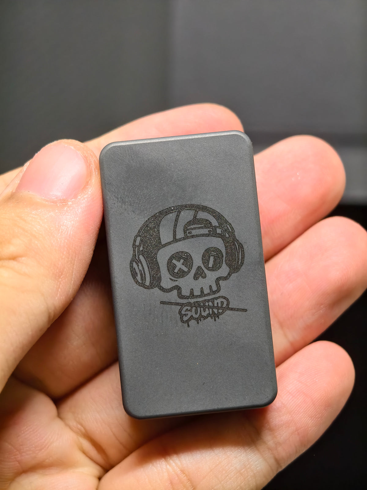 Mute Zirconium