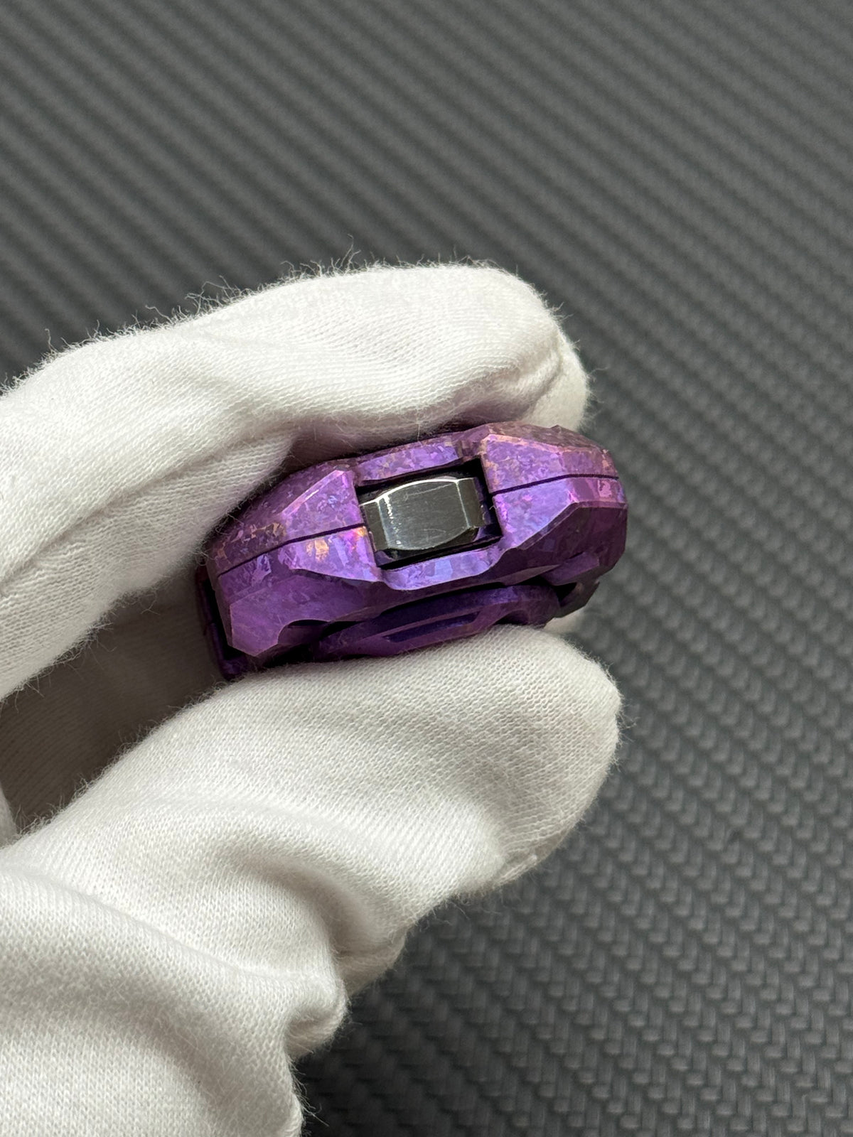 Spinner Crystallized Titanium