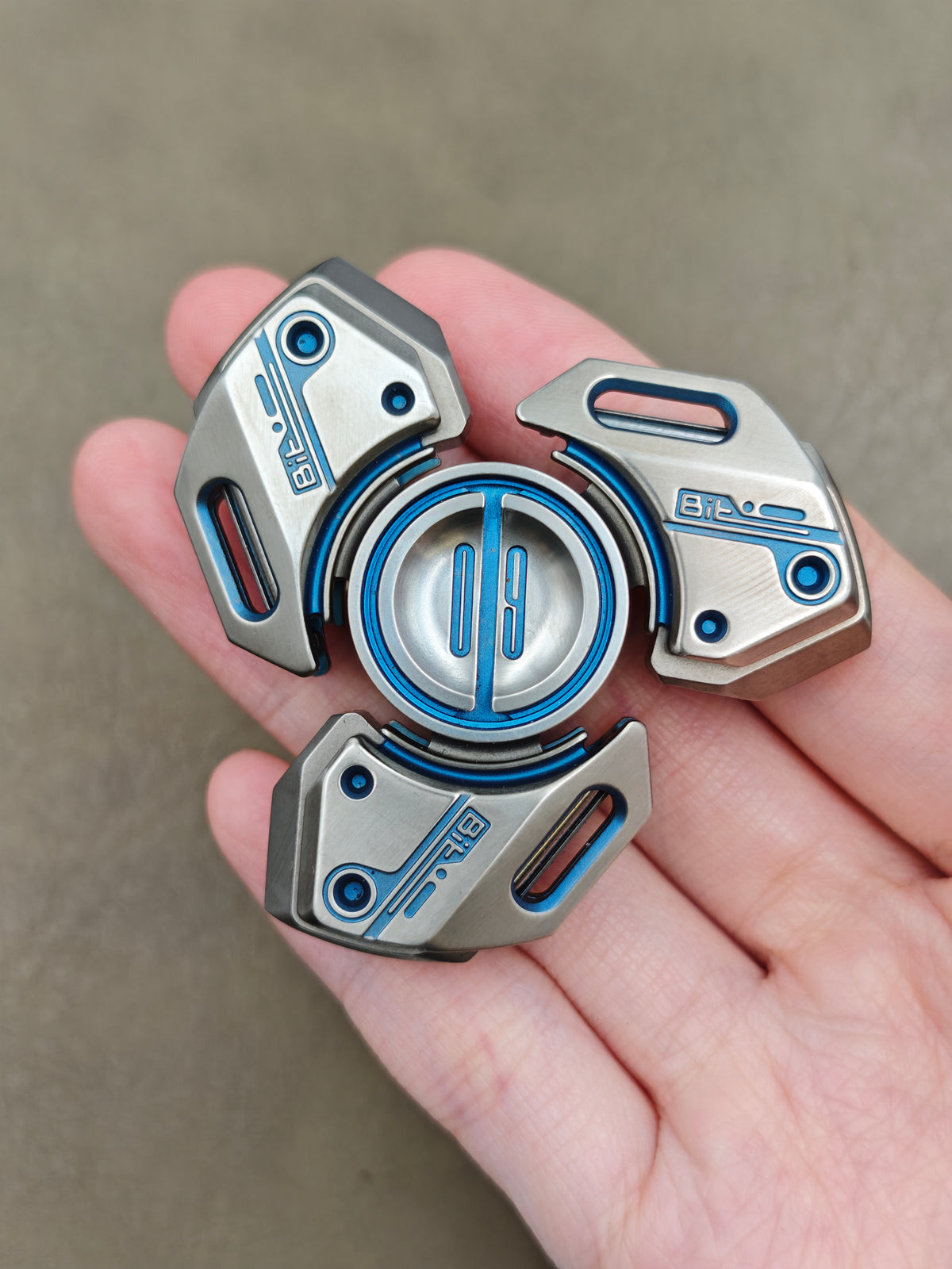 BIT 09 Titanium
