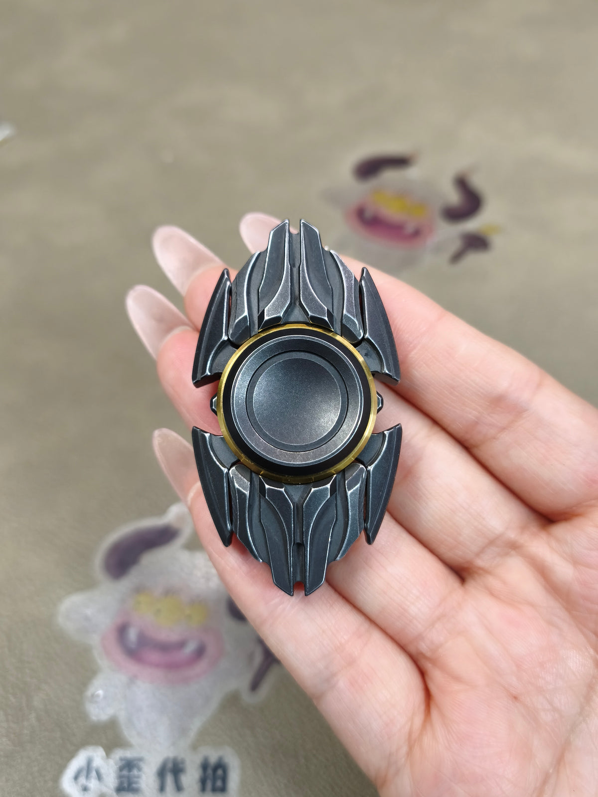Dark Shell Opening Stainless Steel