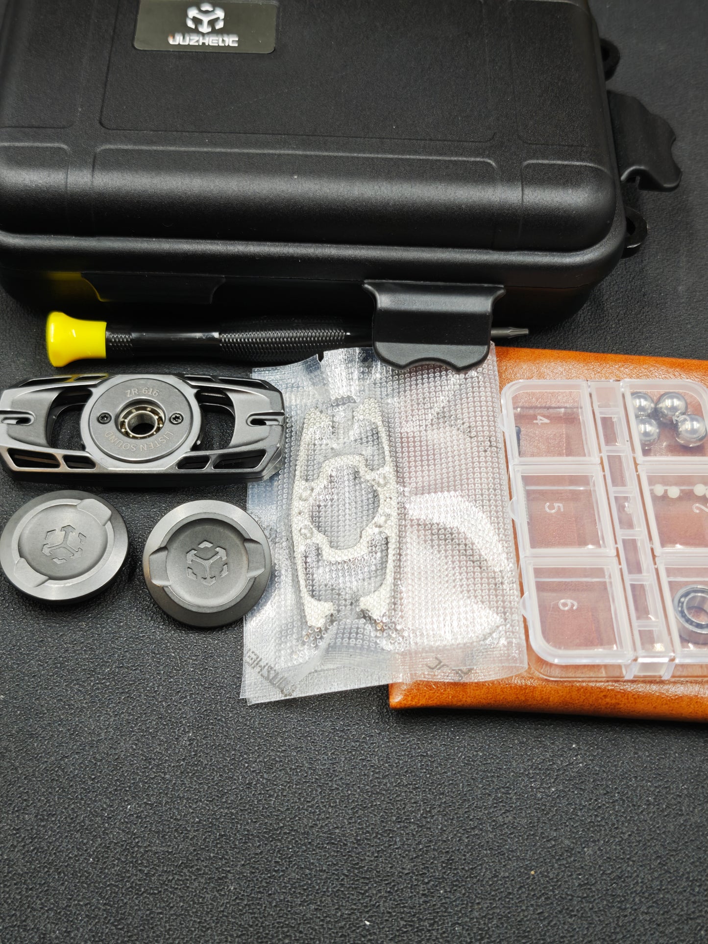 Ling Yin Zirconium Titanium