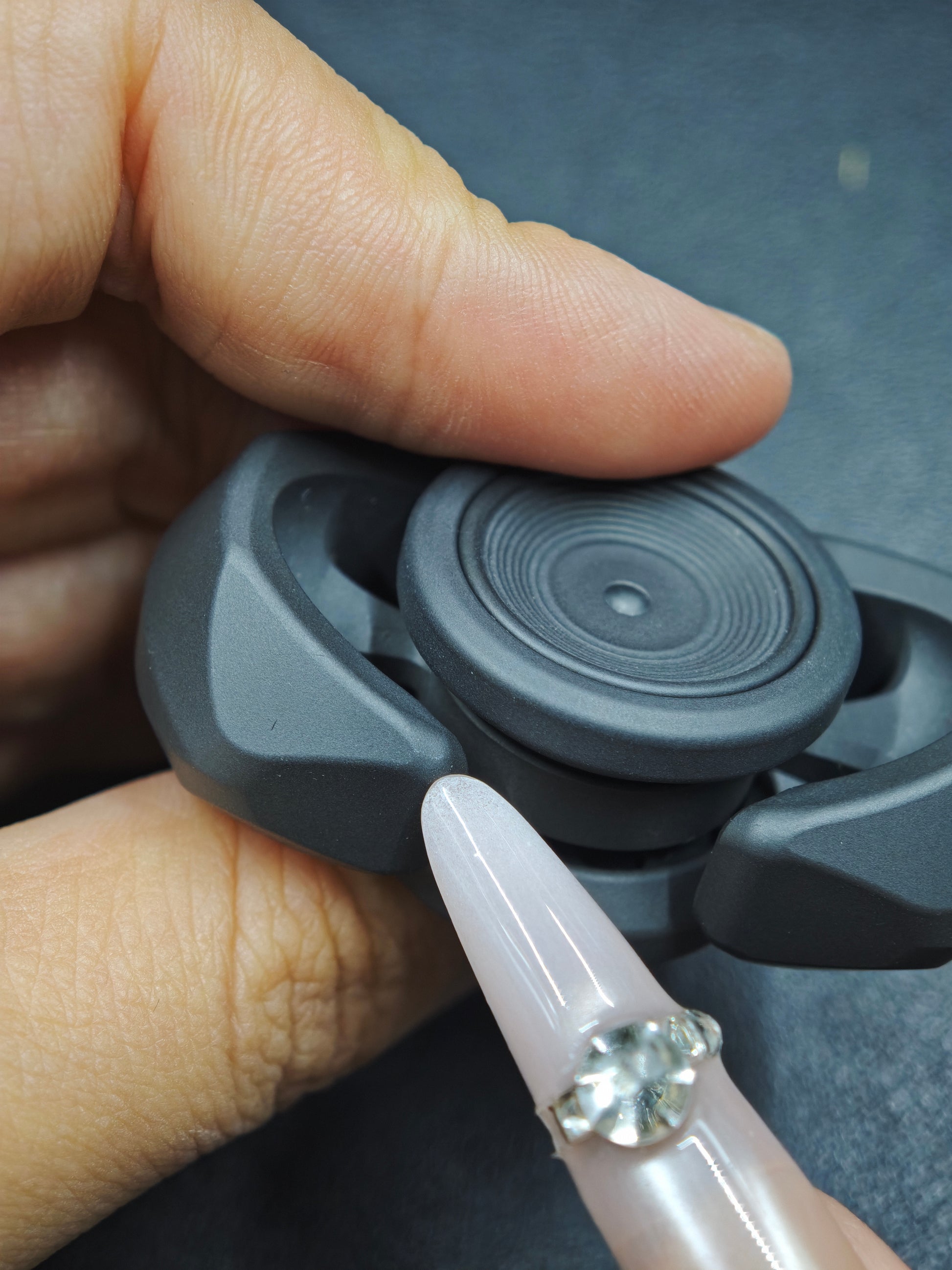 Libra Zirconium