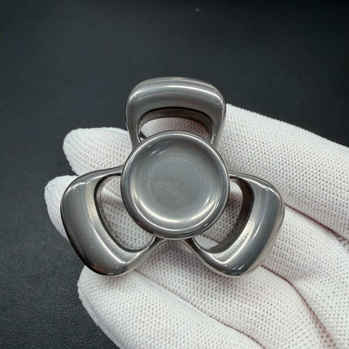 Three-Leaf Horizon Stainless Steel Stonewashed