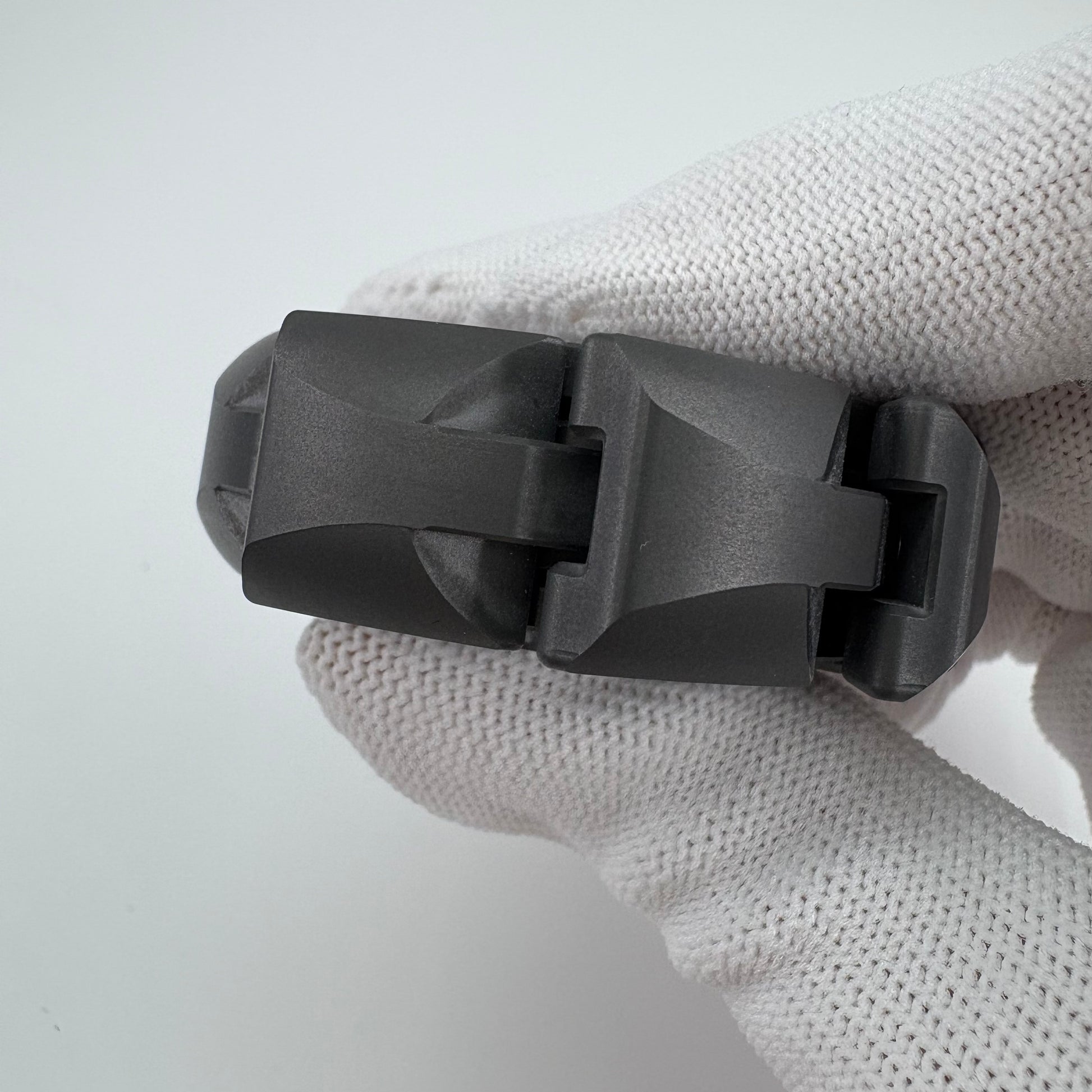 Eight Armor Initial Link Zirconium