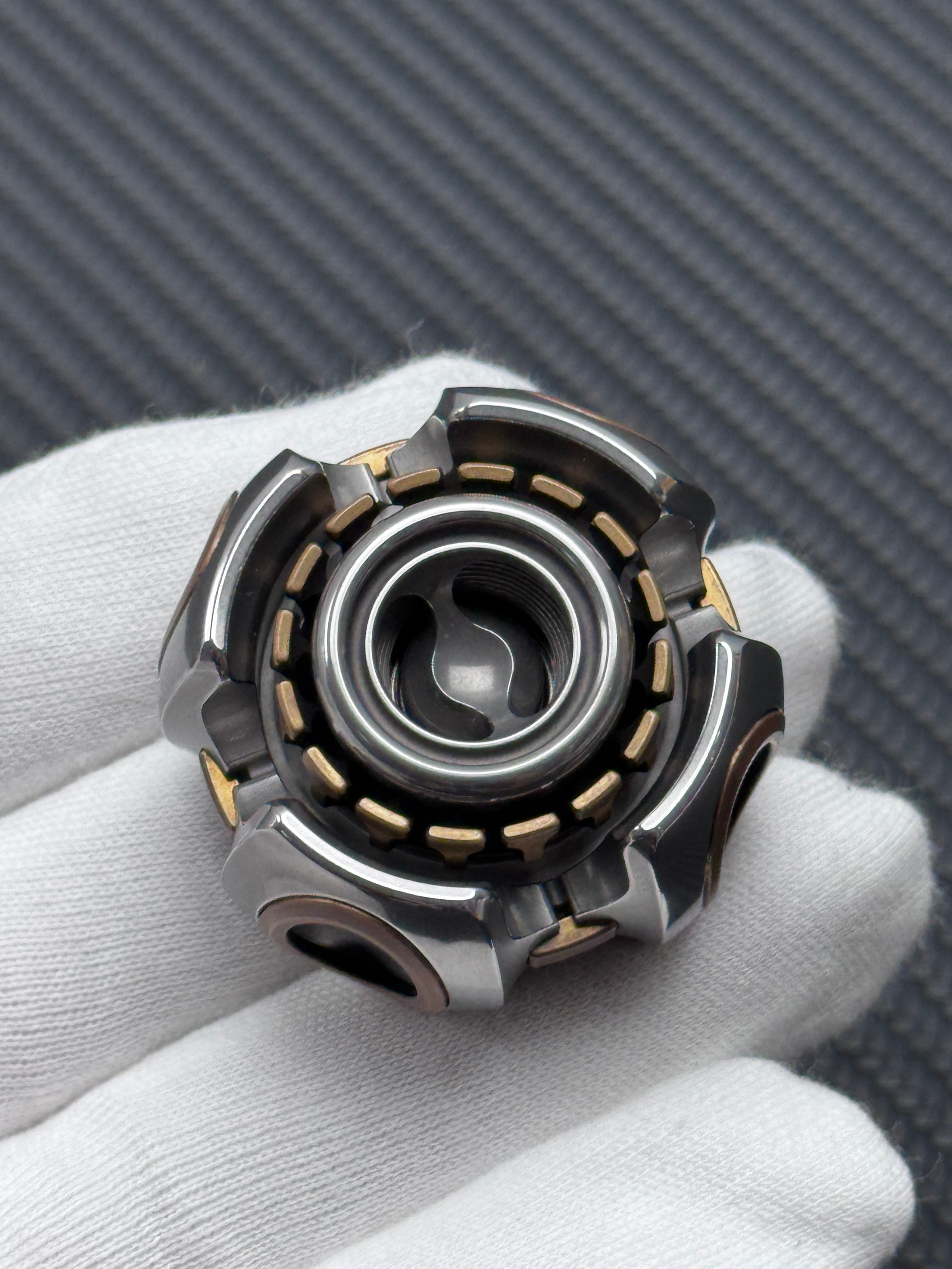 Noiz O Brass Stainless Steel