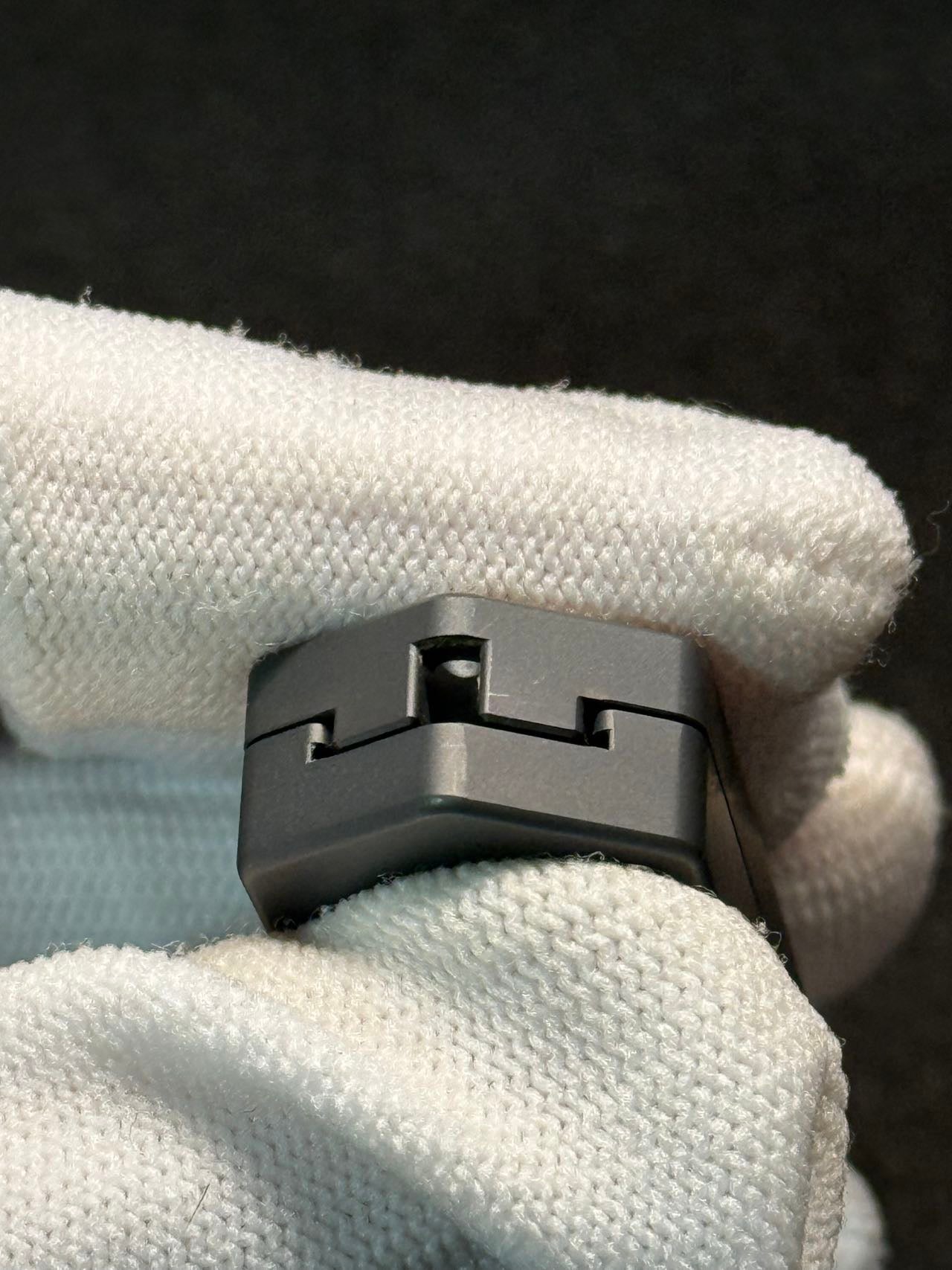 Plane Zirconium