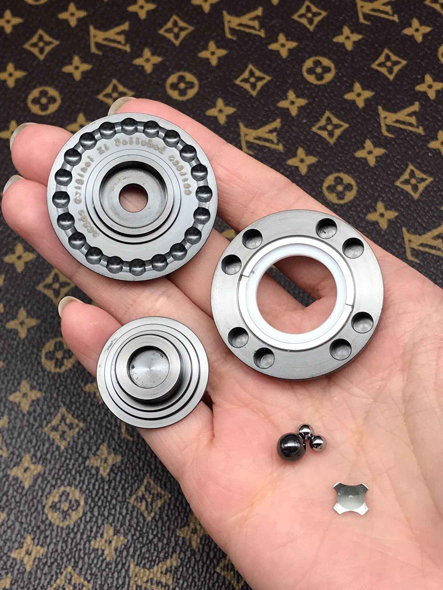 Milk Cap Zirconium