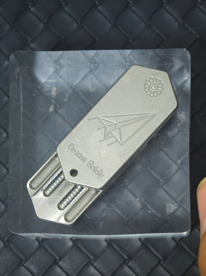 Plane Titanium