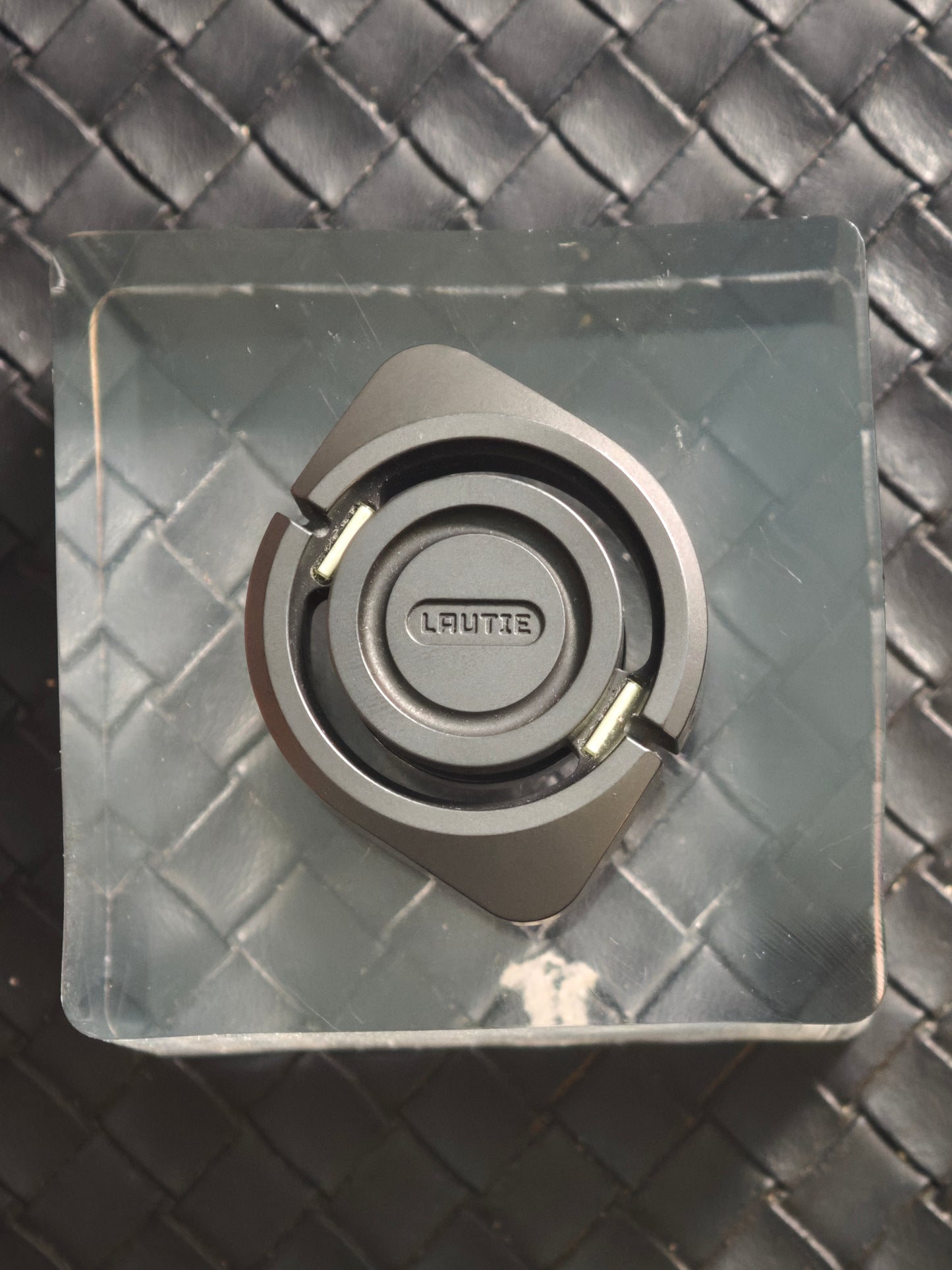 BIT 04 Zirconium