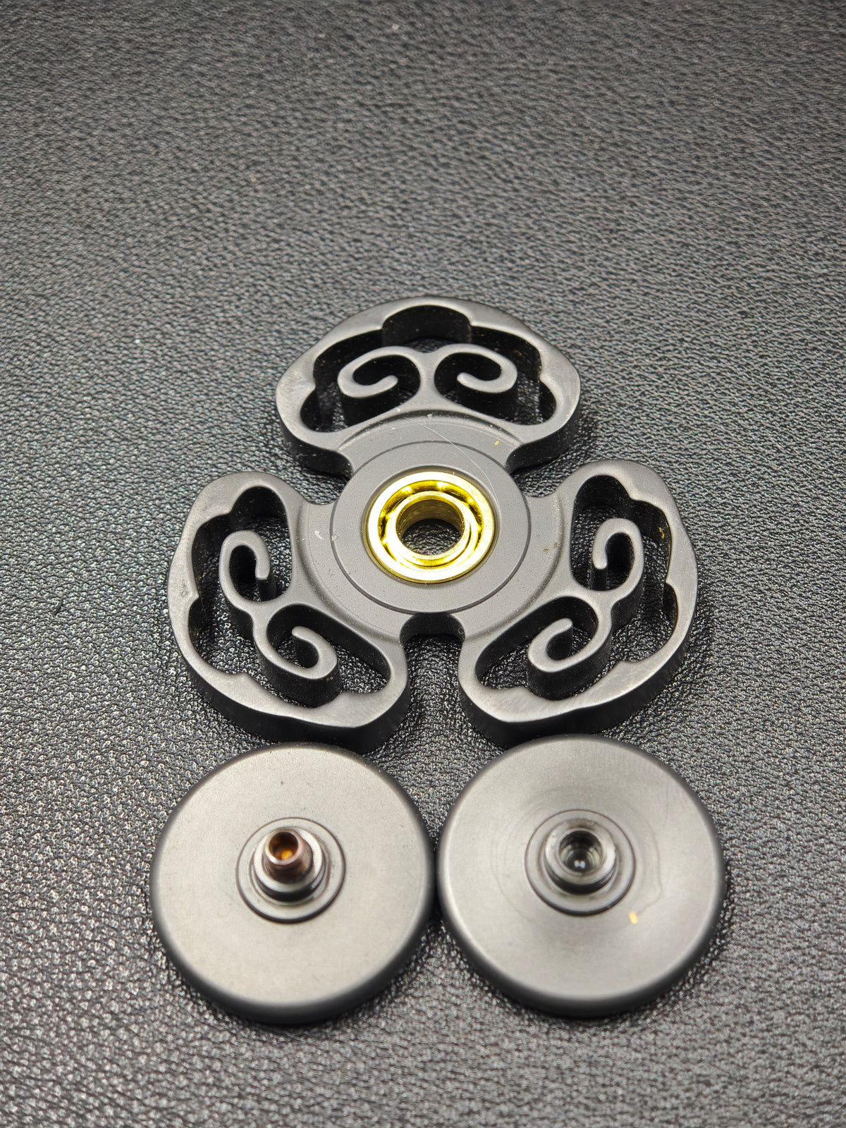 Yungong Xunyin Zirconium