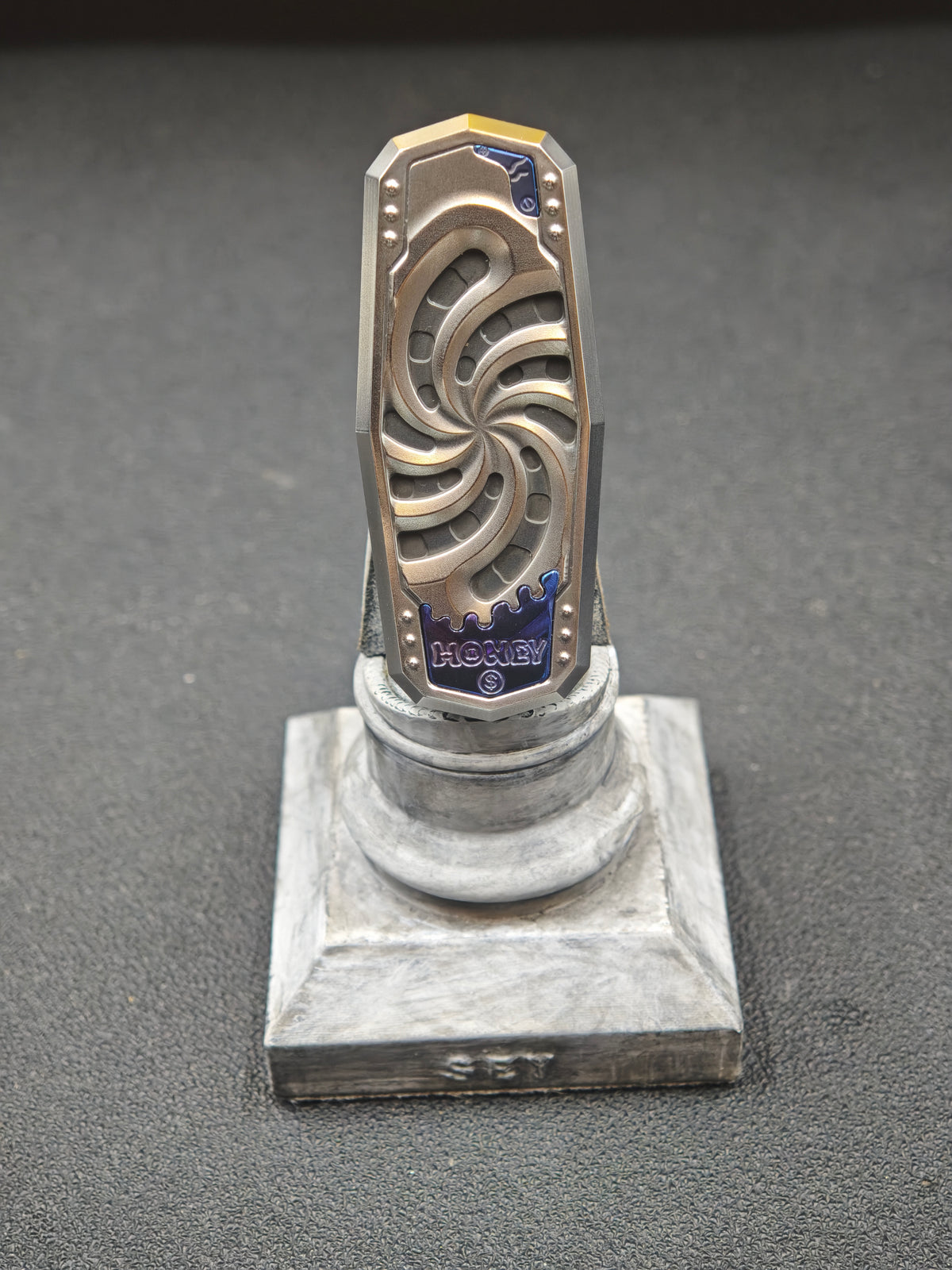 Monolith Stainless Steel Distressed
