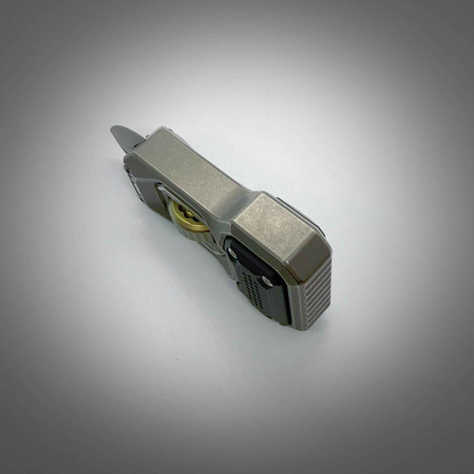 Defender Slim Titanium Tungsten