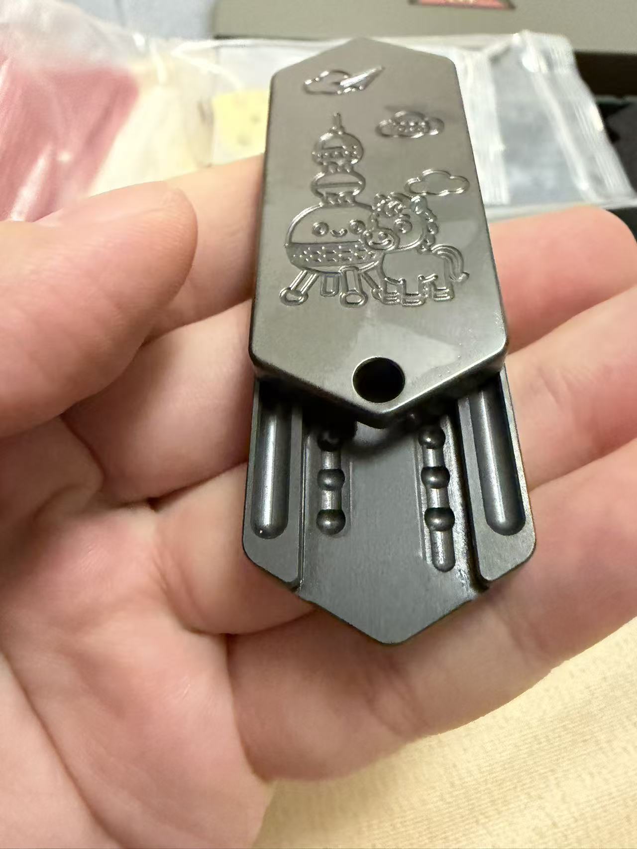 Plane Zirconium