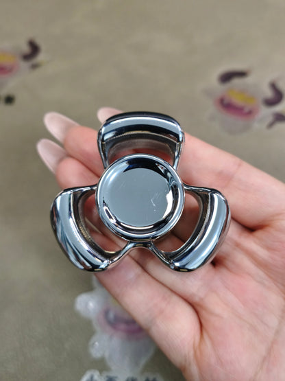 Three-Leaf Horizon Stainless Steel Polished