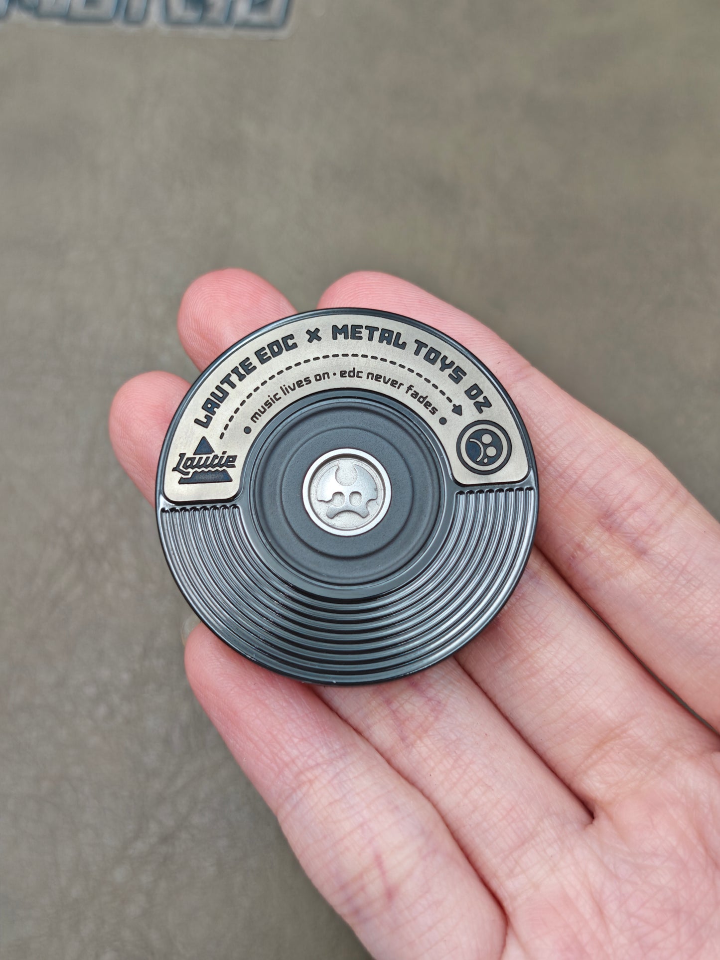 Showdown Mechanical Track Zircuti Zirconium