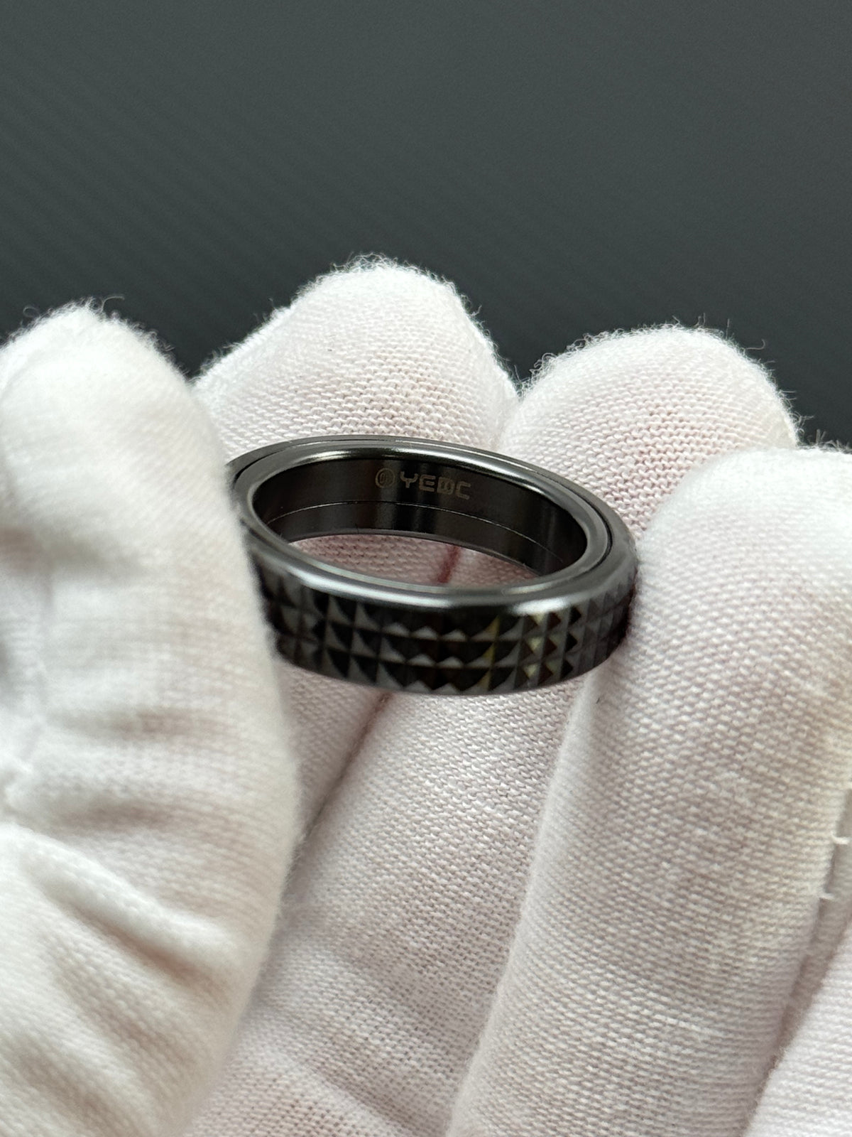 Pig Ratchet Zirconium