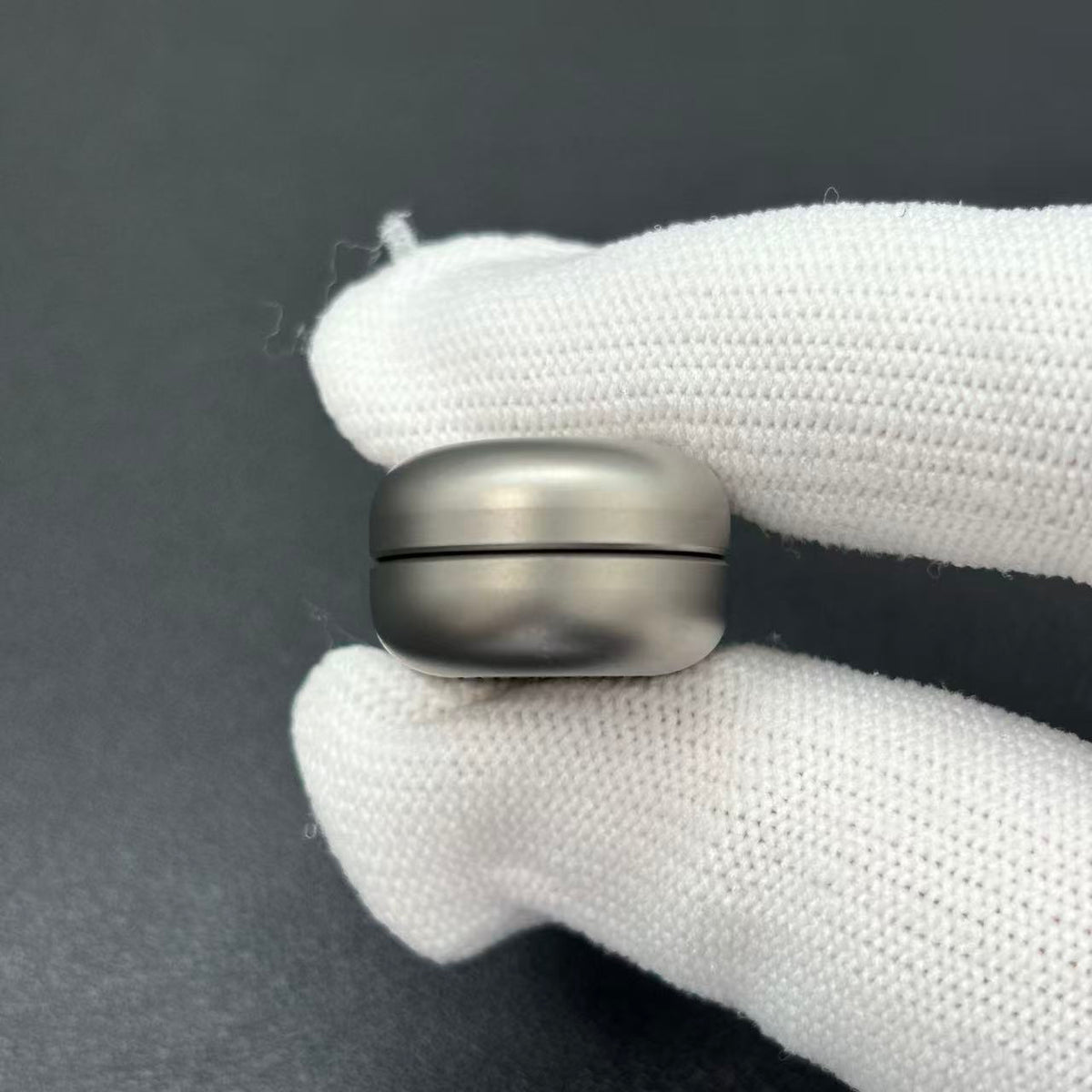 Floating Cloud Titanium