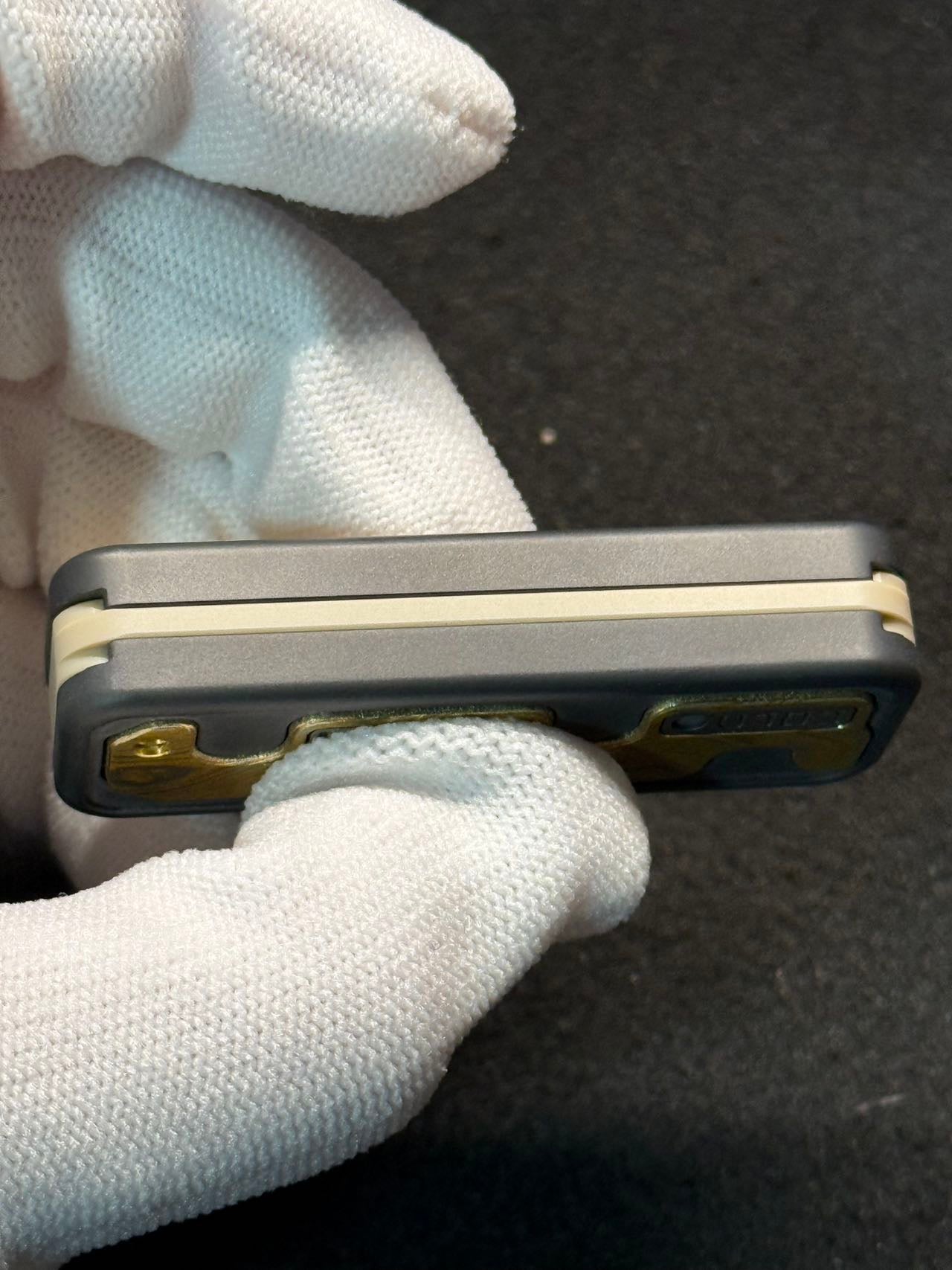 Snake Zirconium