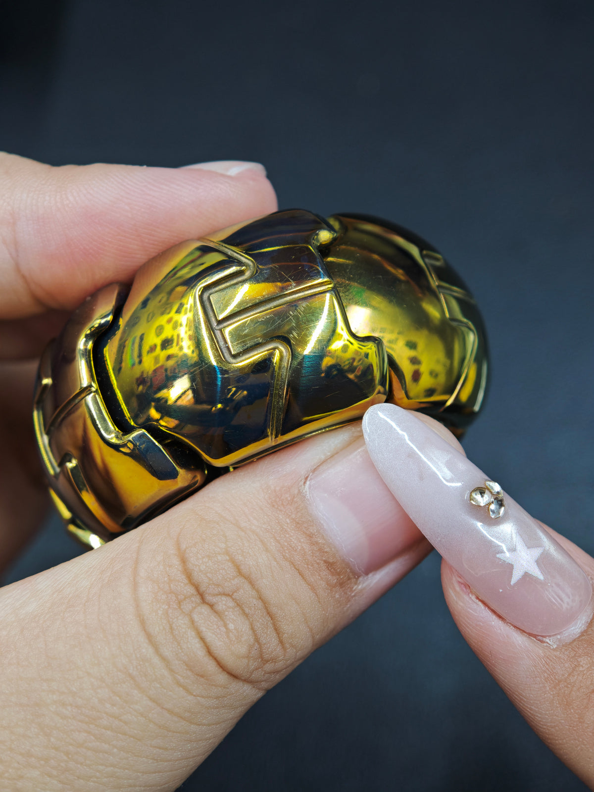 Pillbug Shell Opening Zirconium Gold Plated