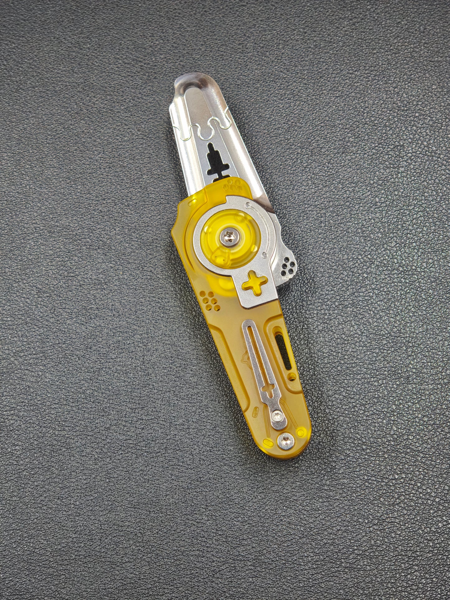 Dimension Slash Pry Bar Titanium PEI