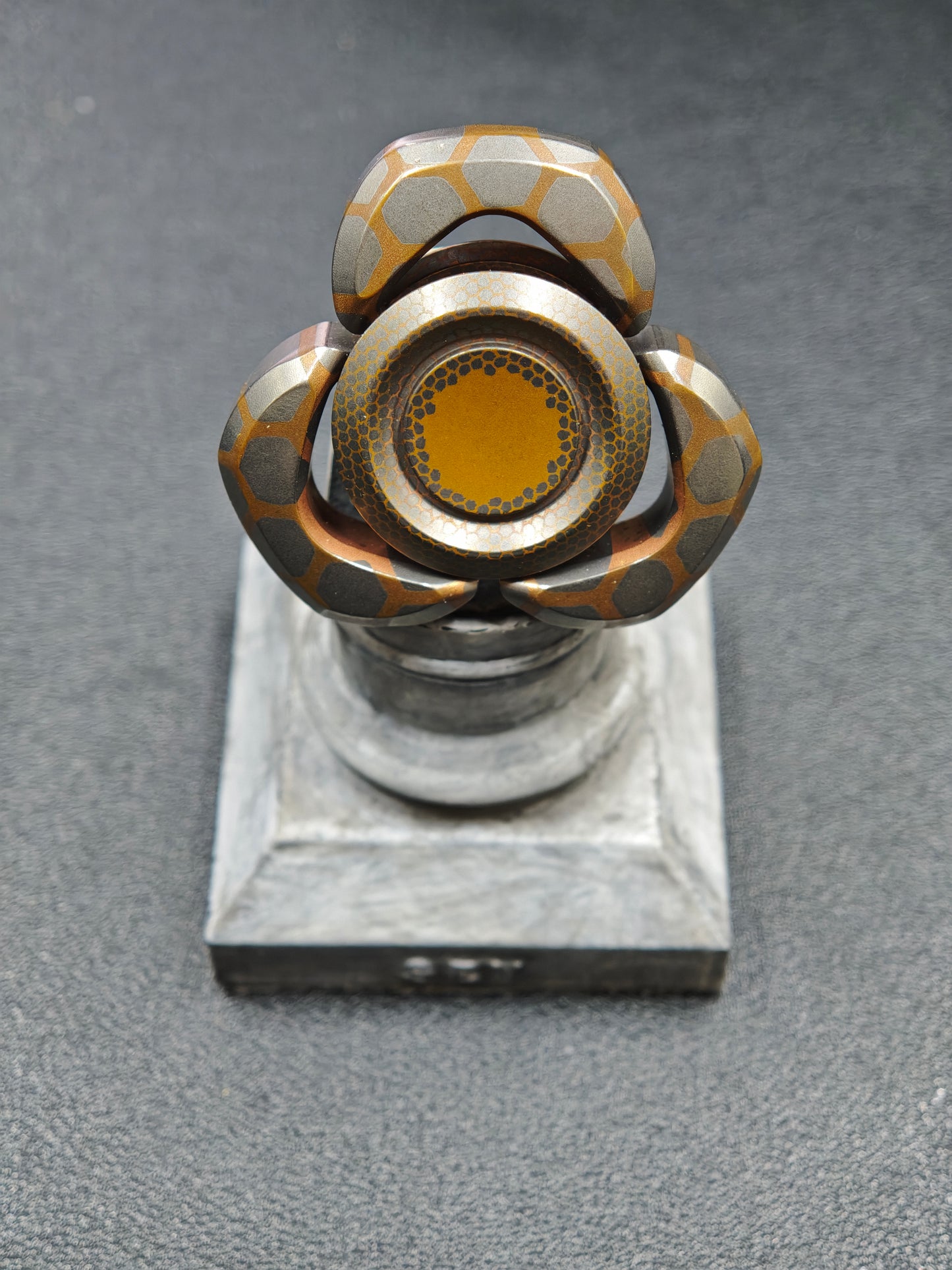 Twin Leaf Moonlight Superconductor