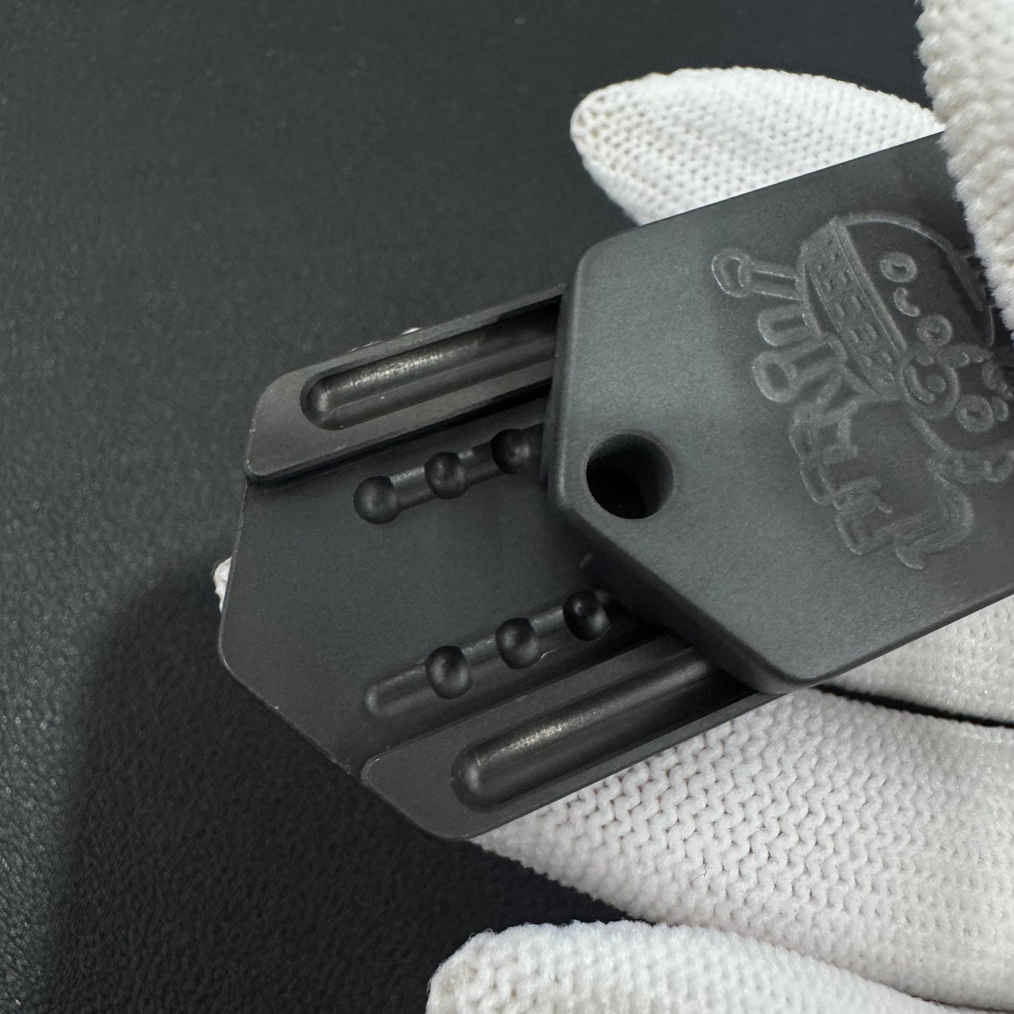 Plane Zirconium Zircuti