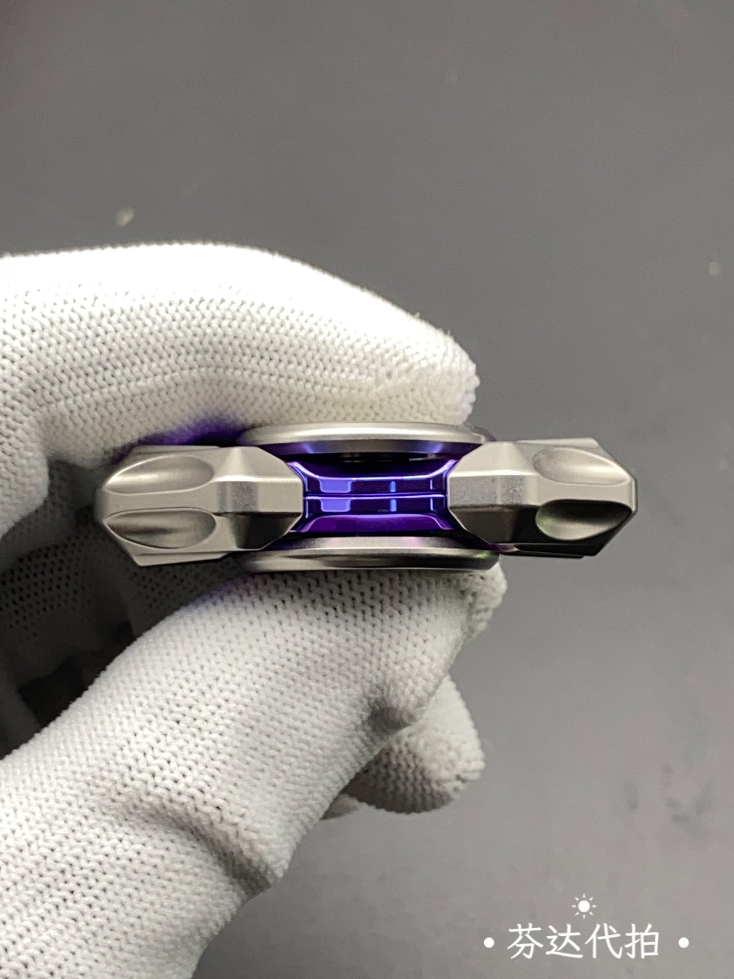 Spin Titanium Stainless Steel