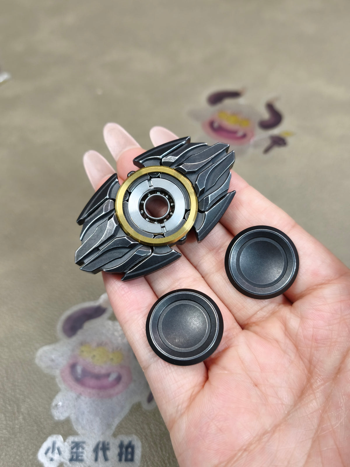 Dark Shell Opening Stainless Steel