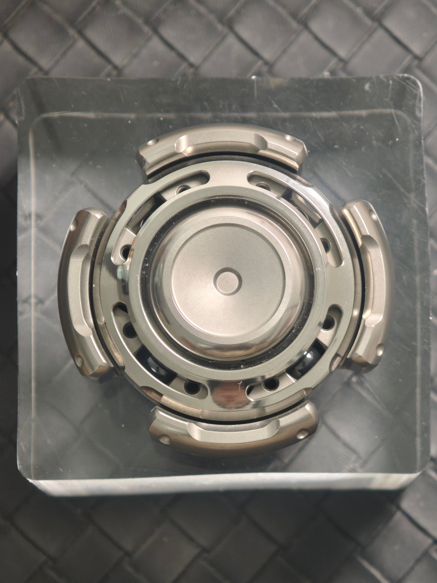 Resonance Titanium