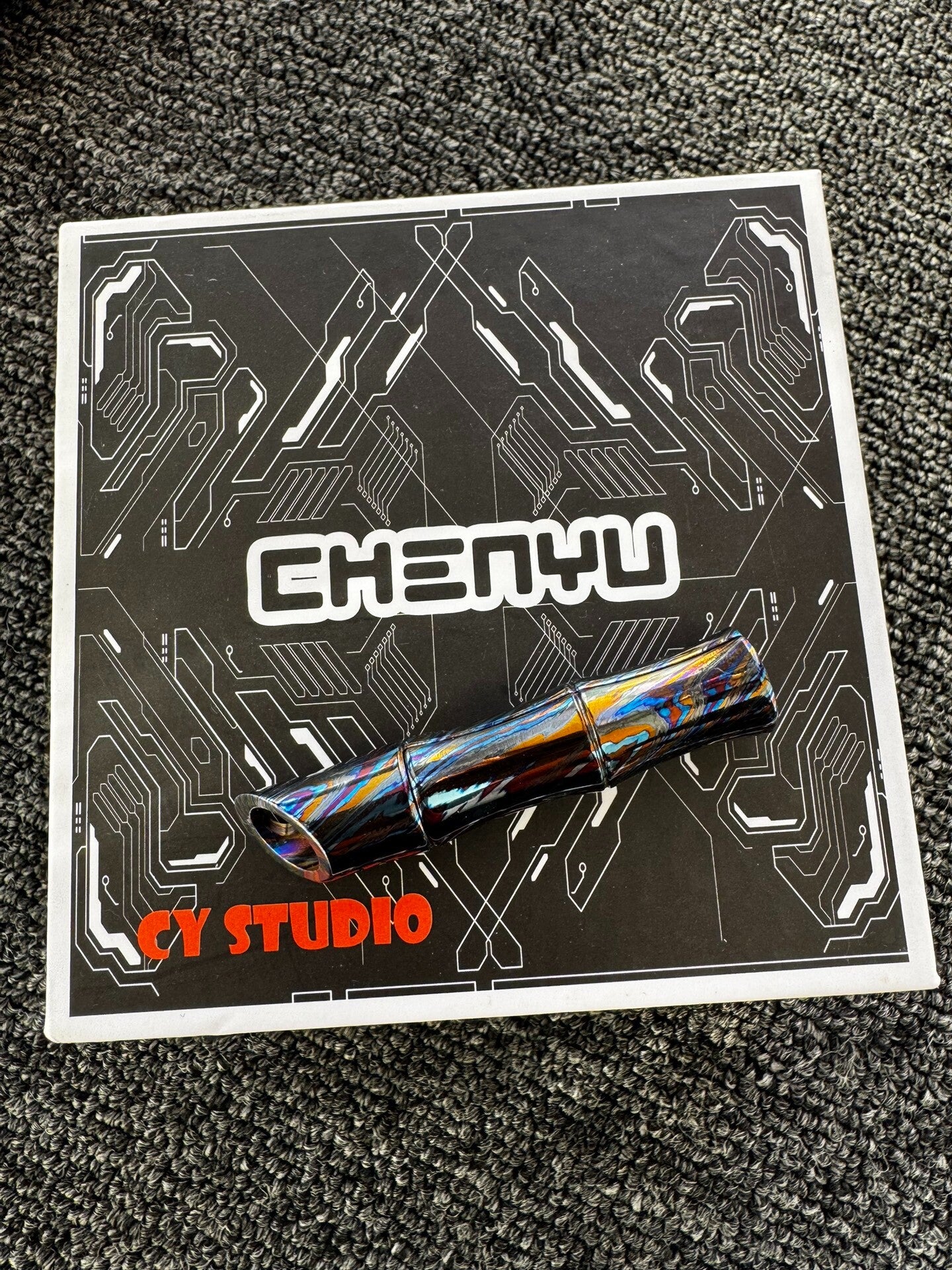 Bamboo Slider, Zircuti