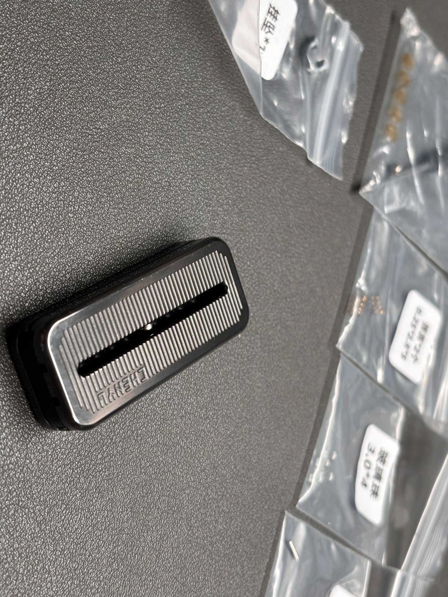 SYNTONY Zirconium
