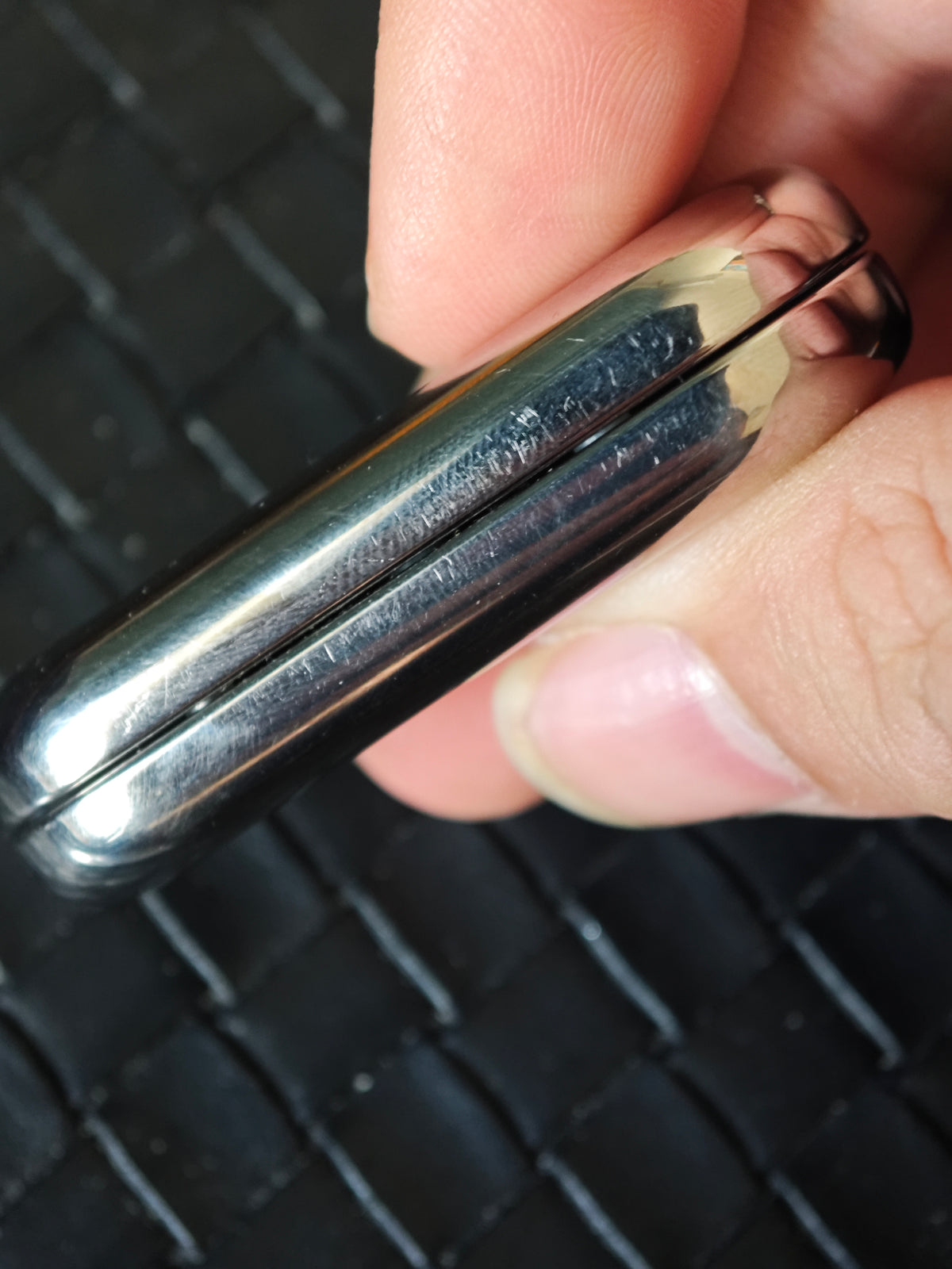 Floating Cloud Titanium Polished