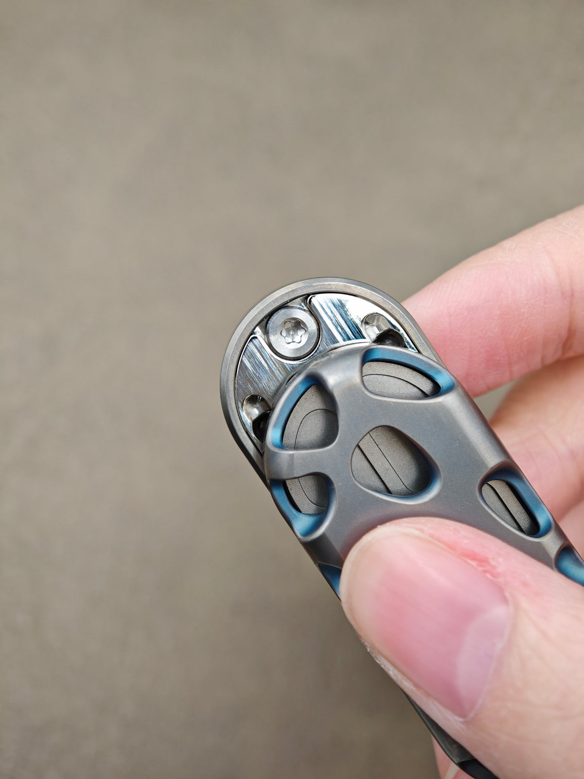 Top B Titanium