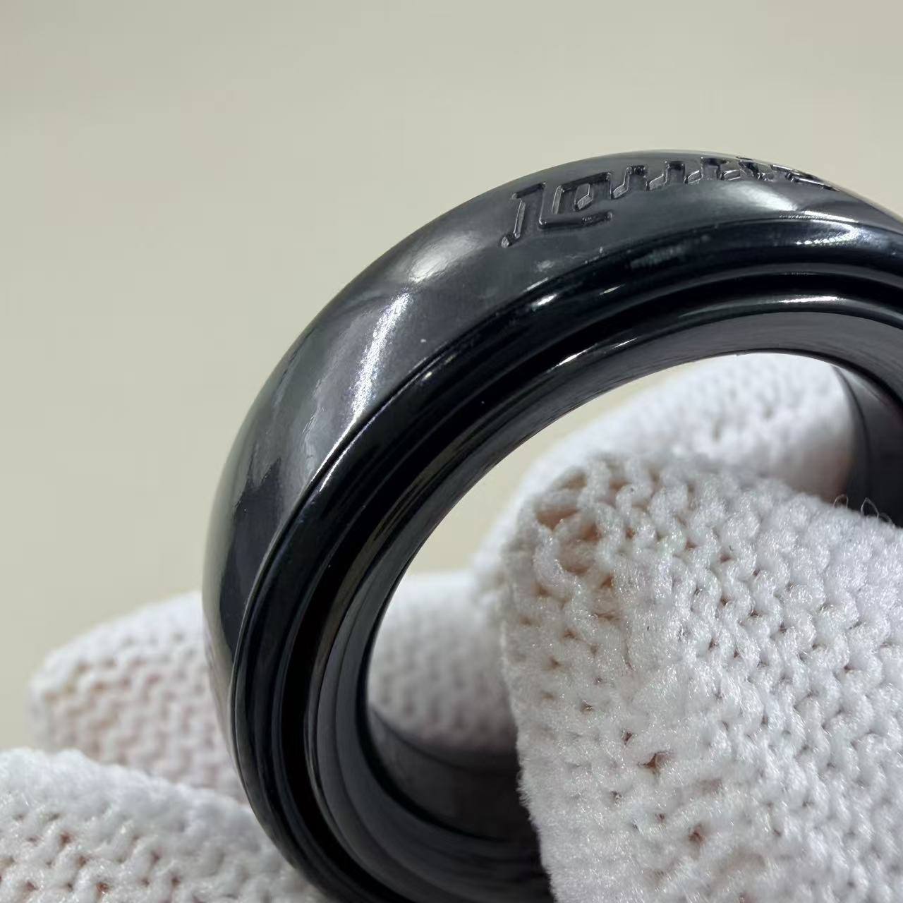 Slim Zirconium