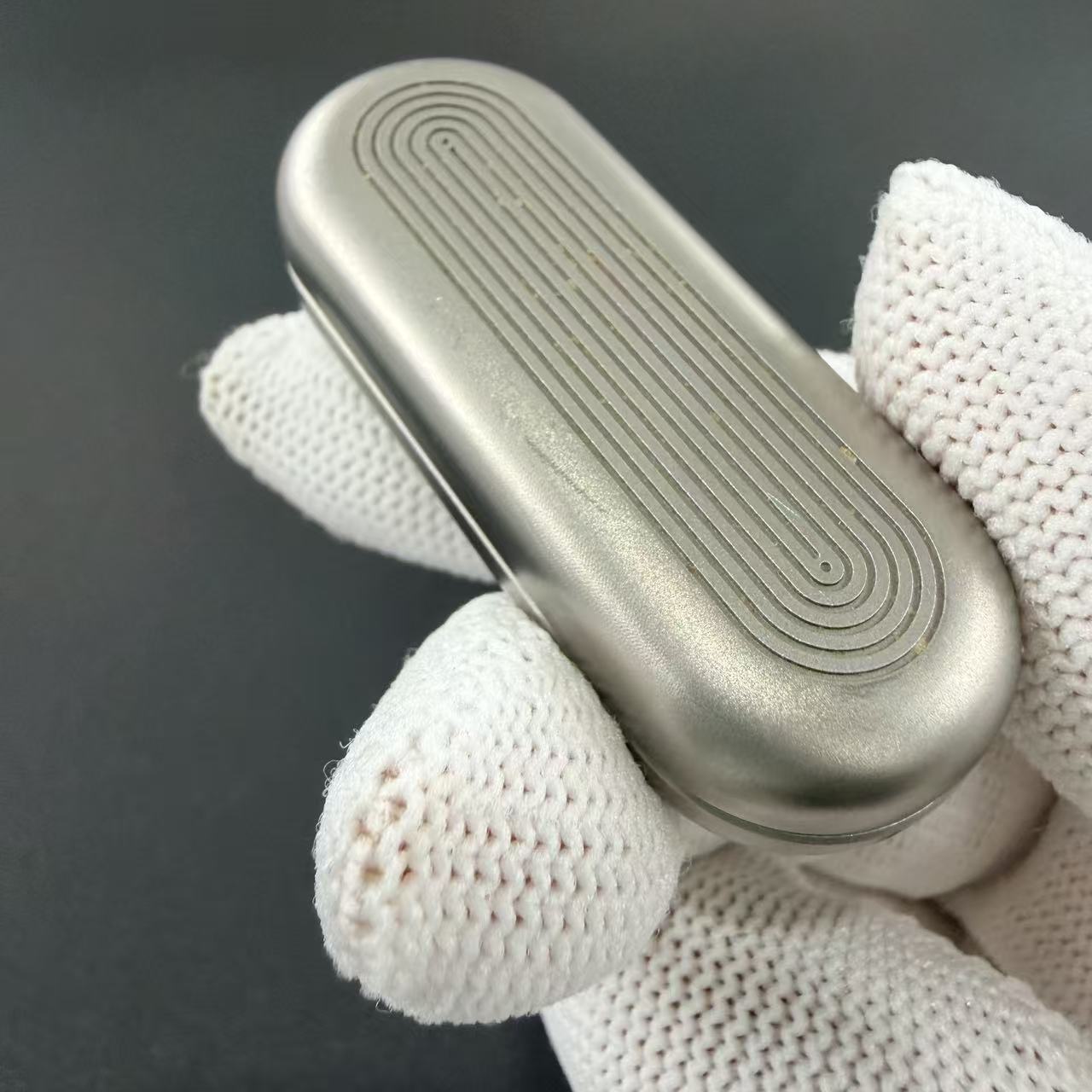 Floating Cloud Titanium