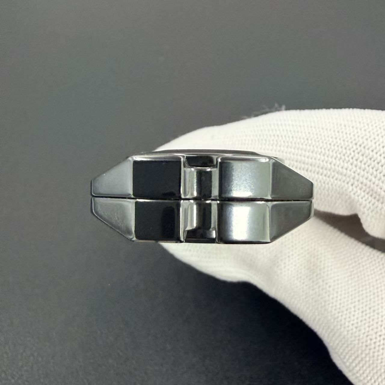 Ling Yin Zirconium