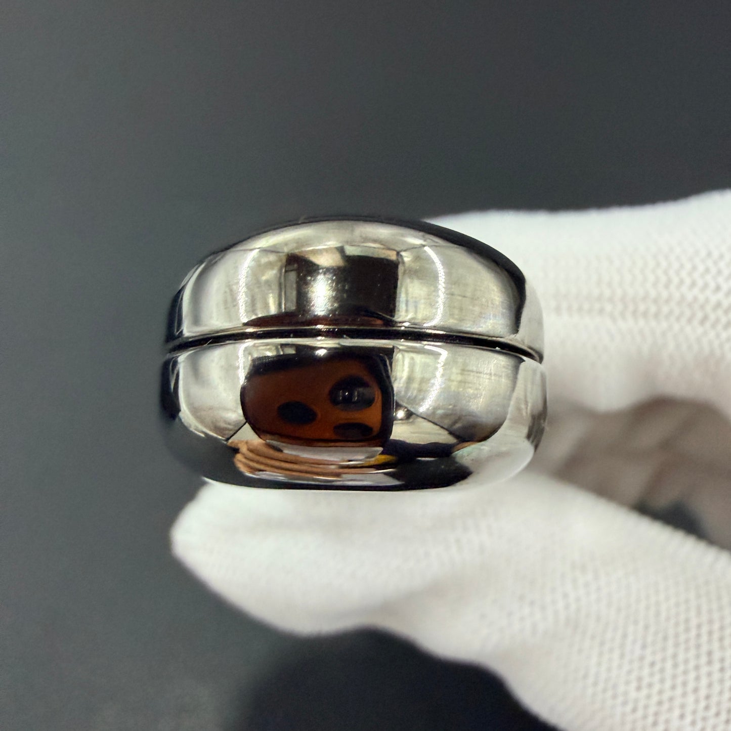Floating Cloud Titanium