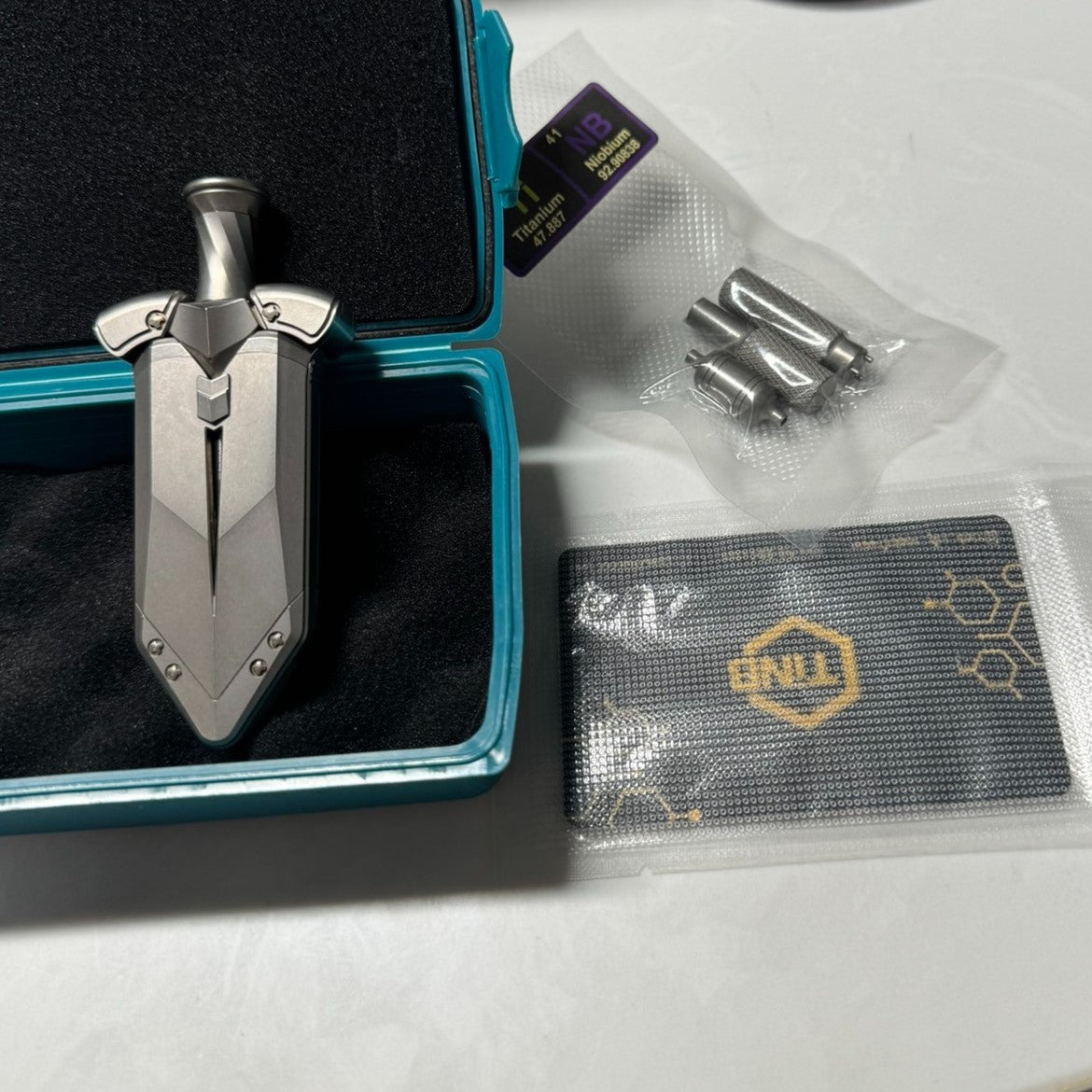 Titanium Aroundight