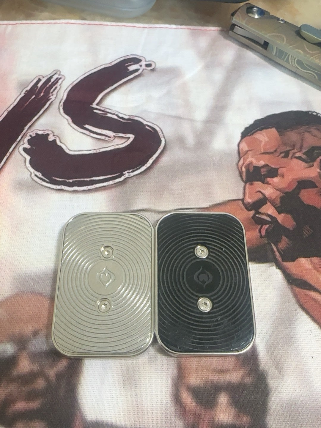 Aura Sand Stainless Steel