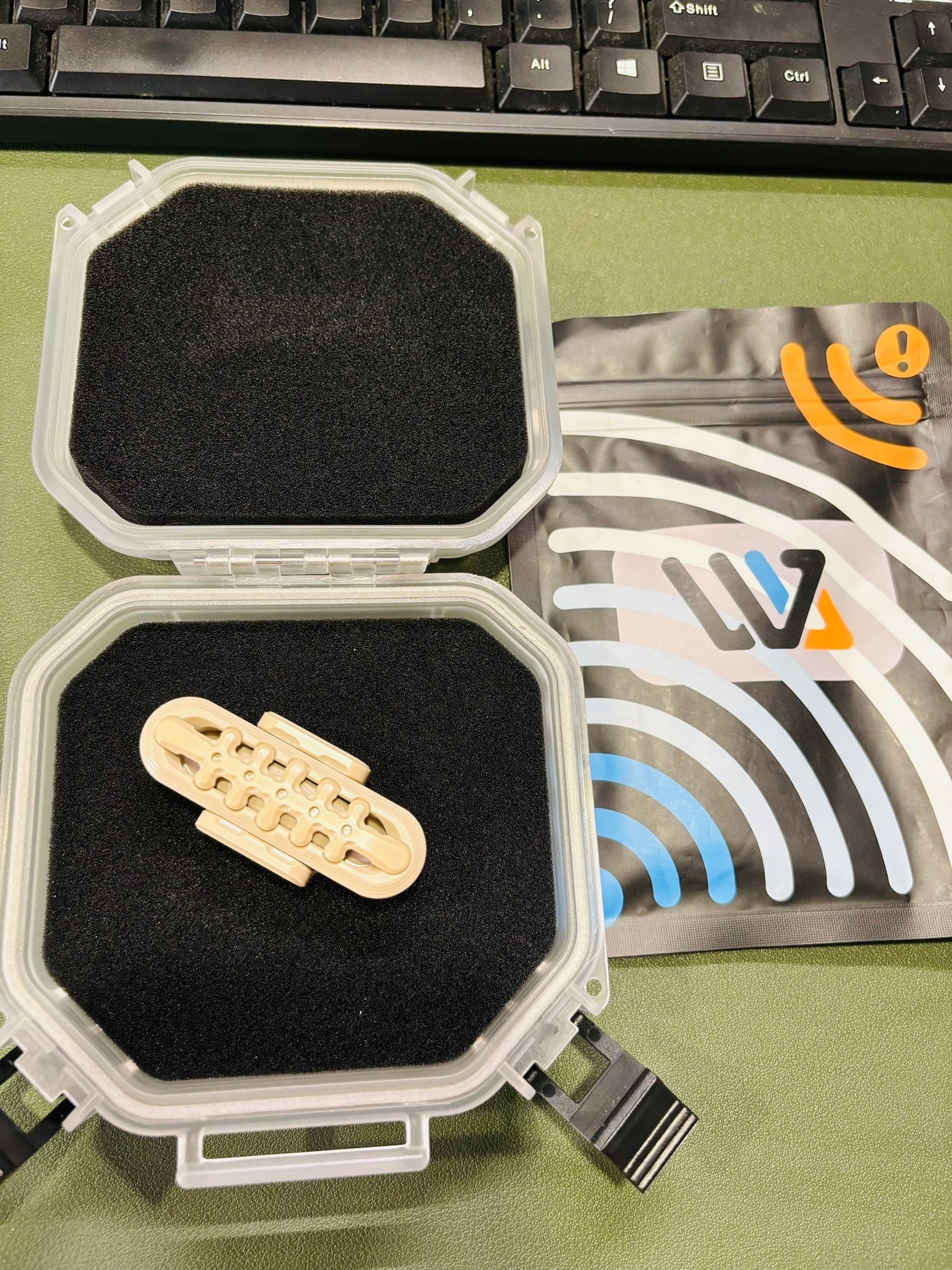 EXOSKELETON PEEK