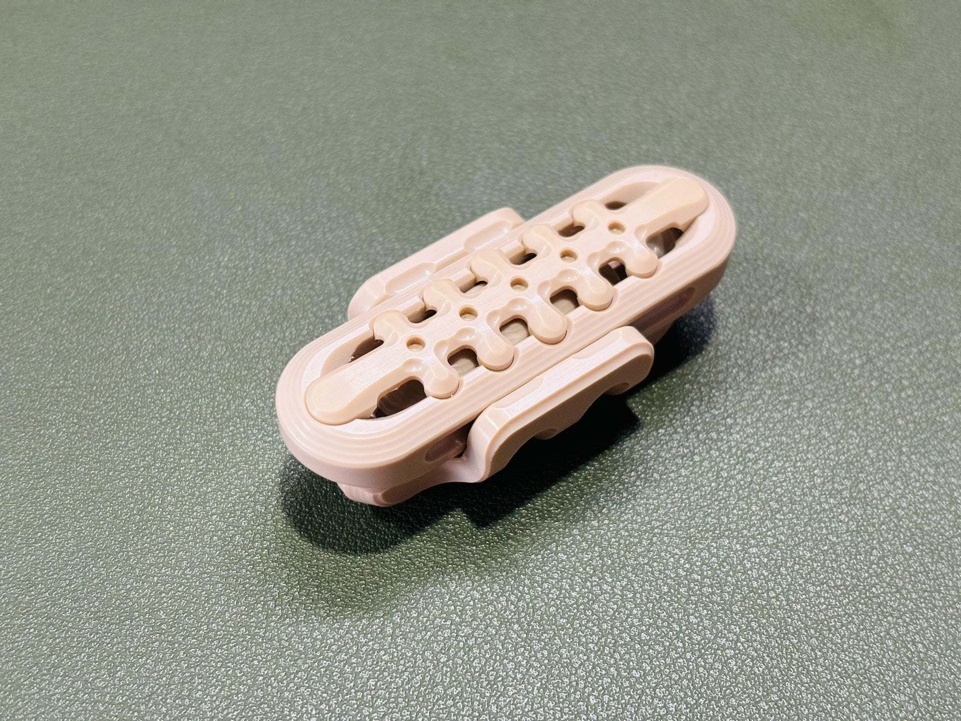 EXOSKELETON PEEK