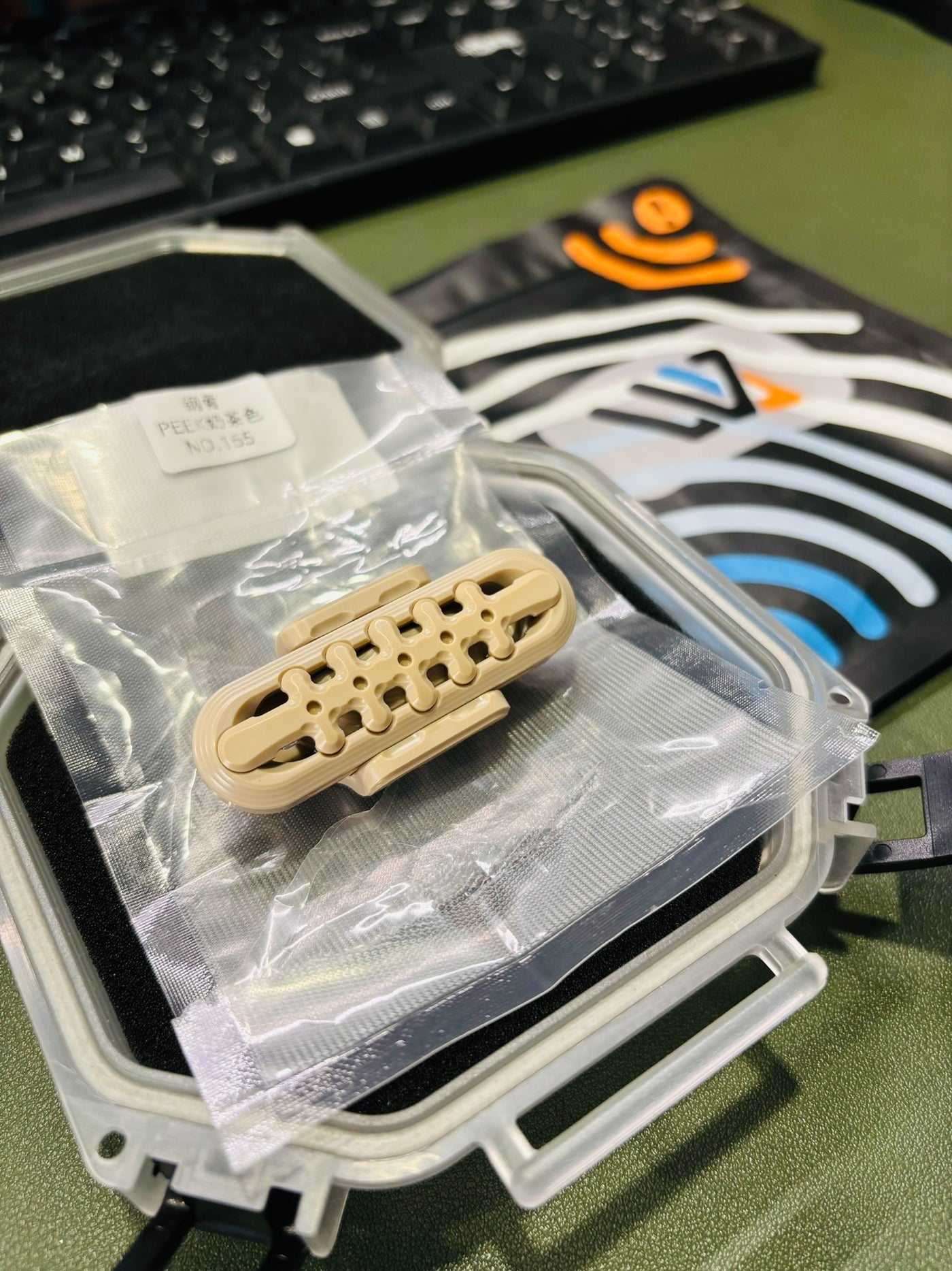 EXOSKELETON PEEK