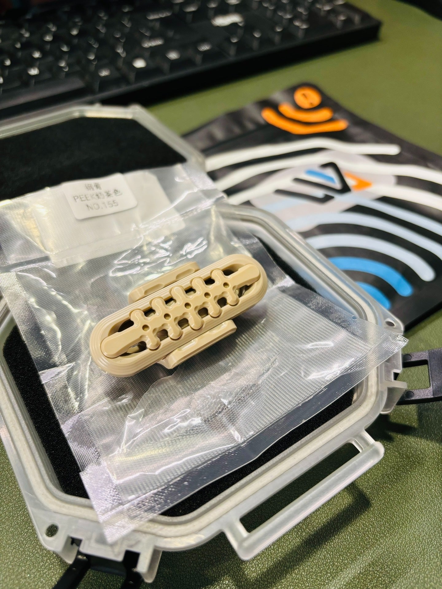 EXOSKELETON PEEK