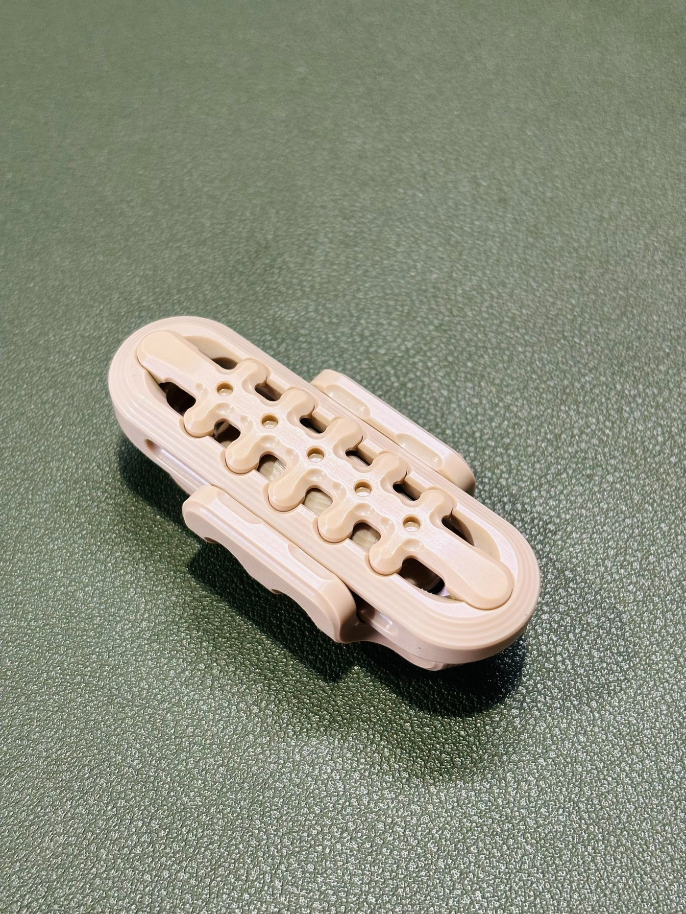 EXOSKELETON PEEK